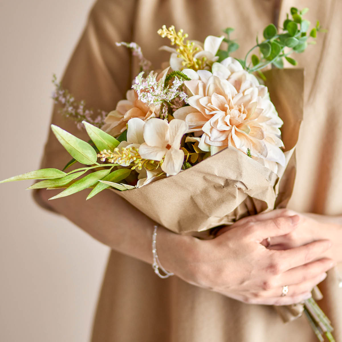 Bloomingville Glow bukett konstgjord 23x46 cm multi