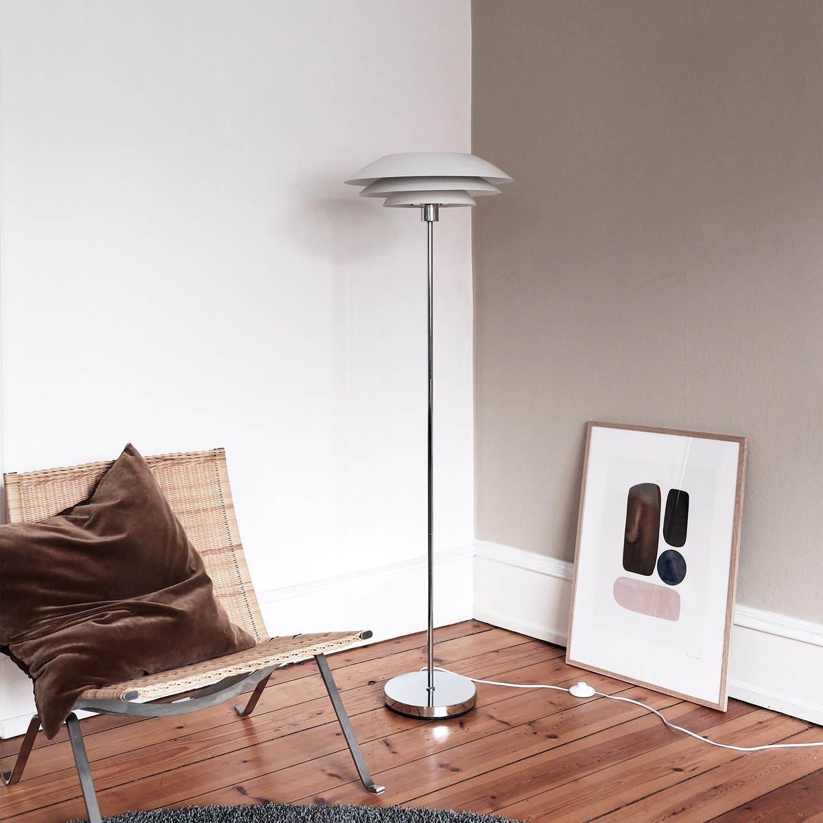 Dyberg Larsen DL45 Lattiavalaisin 146 cm Valkoinen