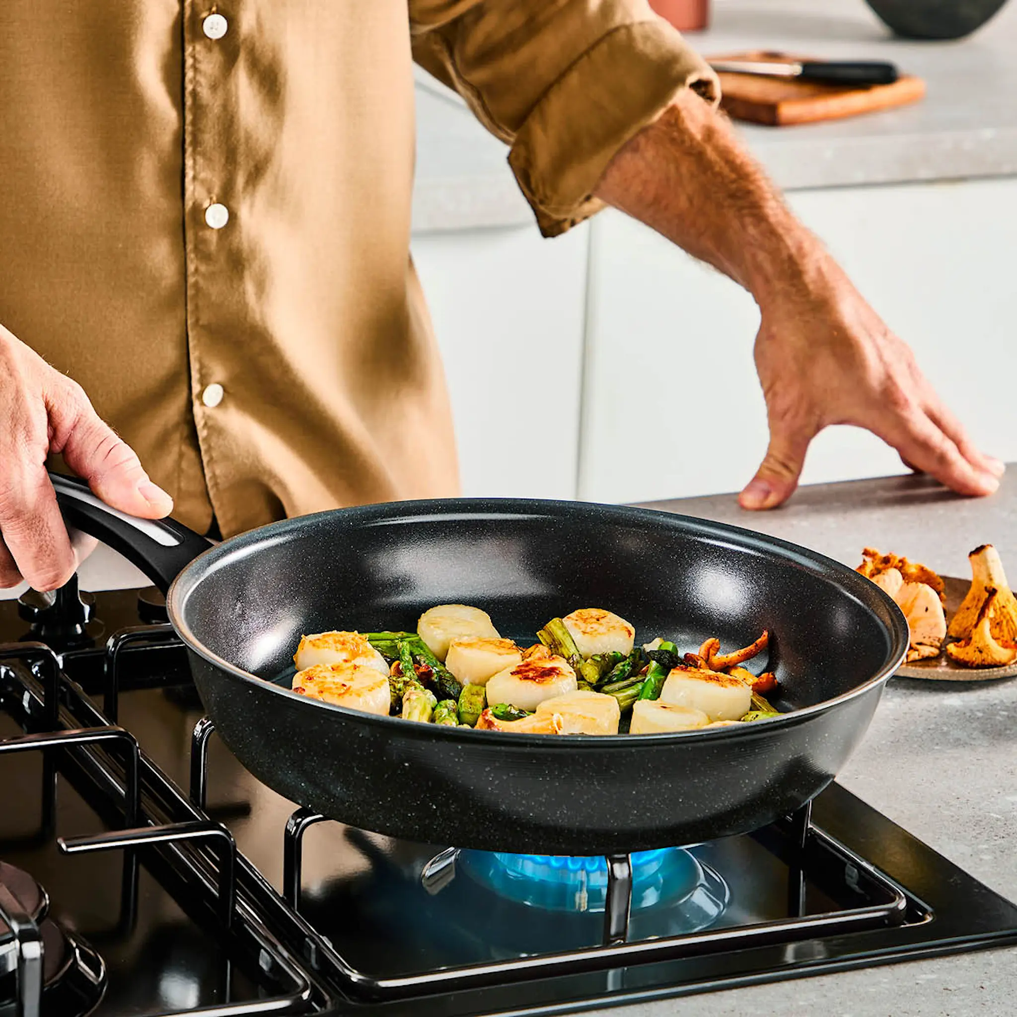 Tefal Exceptional Ceramic stekpanna 28 cm svart