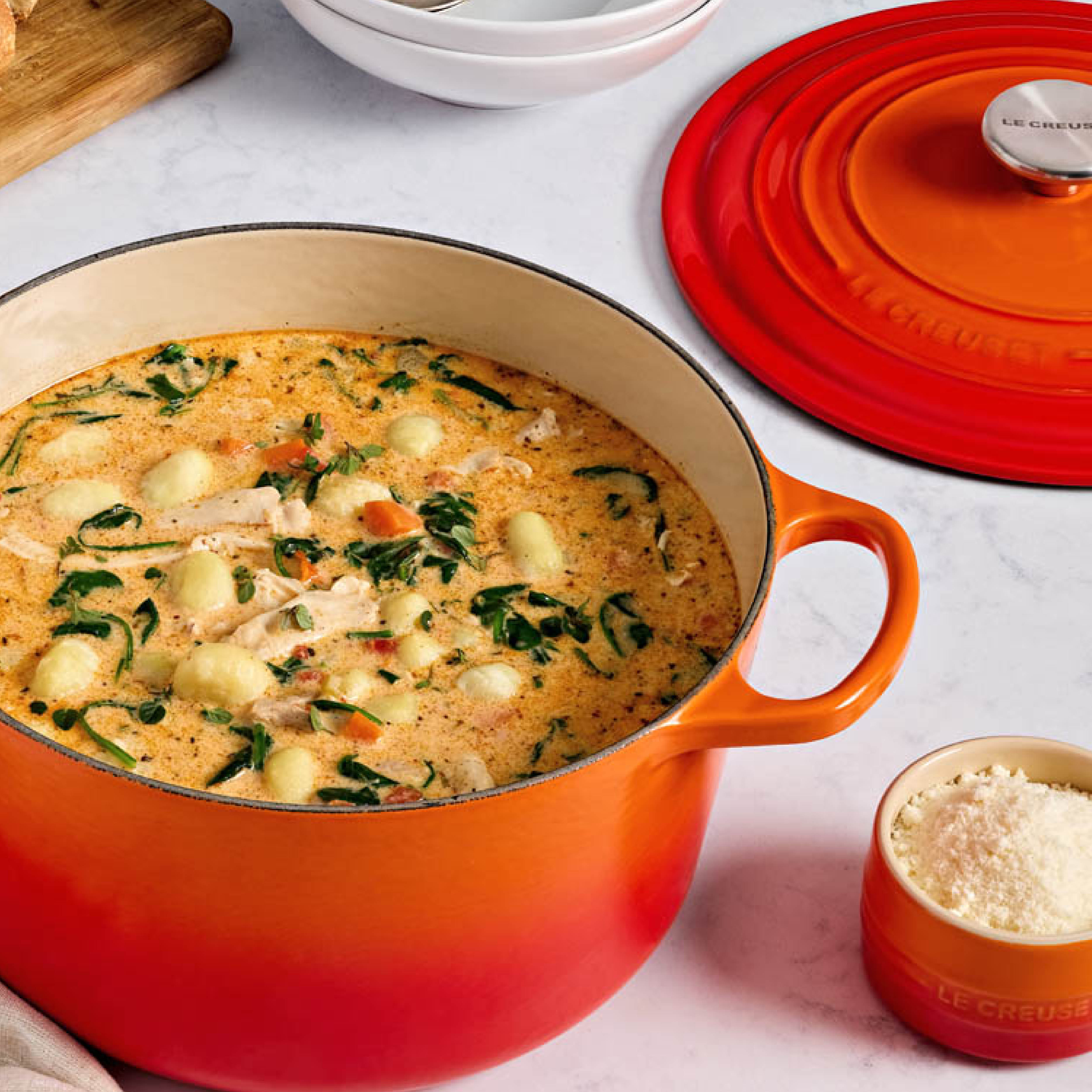Le Creuset Signature Valurautapata pyöreä 26 cm 6,3 L Volcanic