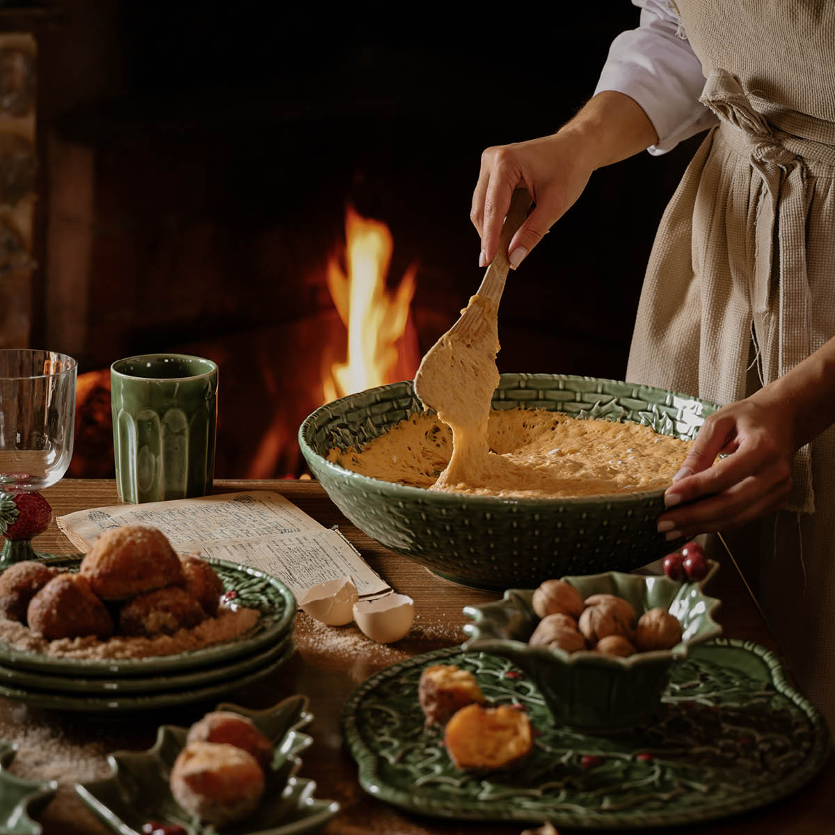 Bordallo Pinheiro Holly skål 35,5 cm mistel grön