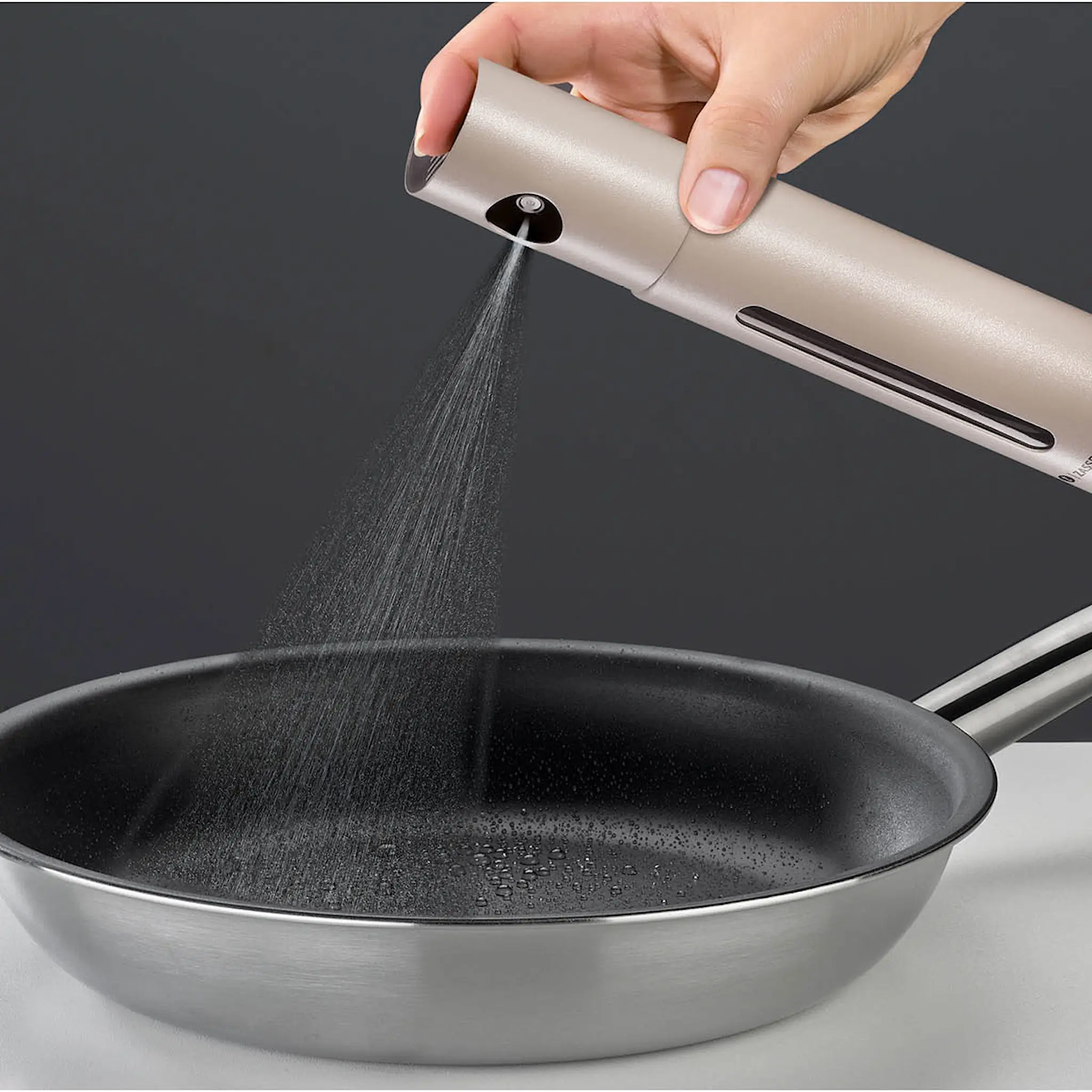 Zassenhaus Oleon sprayflaske for olje 100 ml hvit
