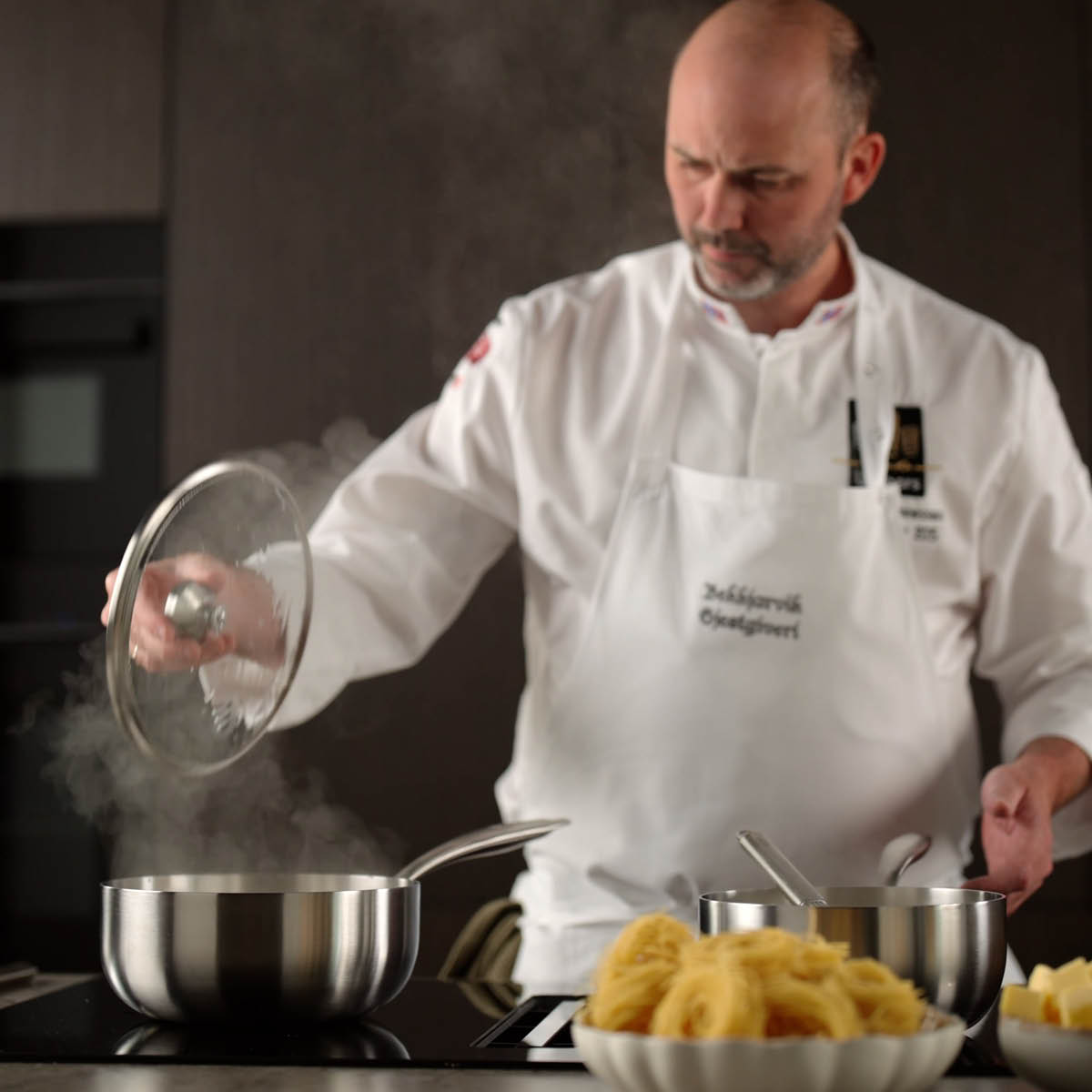 Modern House Chef Ørjan Kattila 2,4L Harjattu teräs