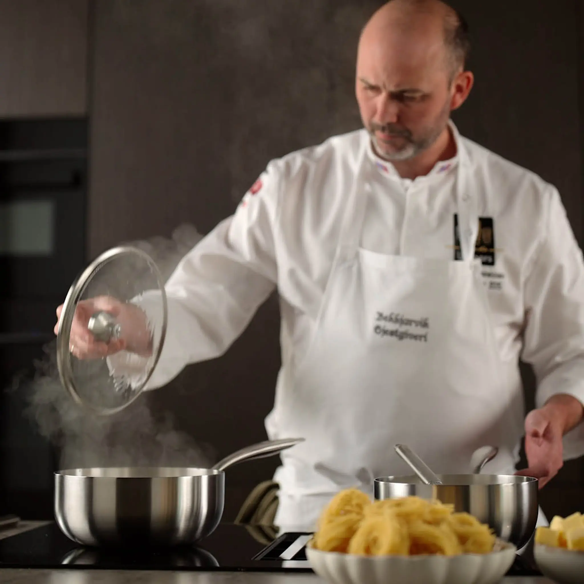 Modern House Chef Ørjan Kattila 2,4L Harjattu teräs