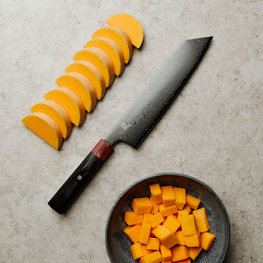 Yaxell Rei kiritsuke- veitsi 20 cm DLC Musta/Punainen