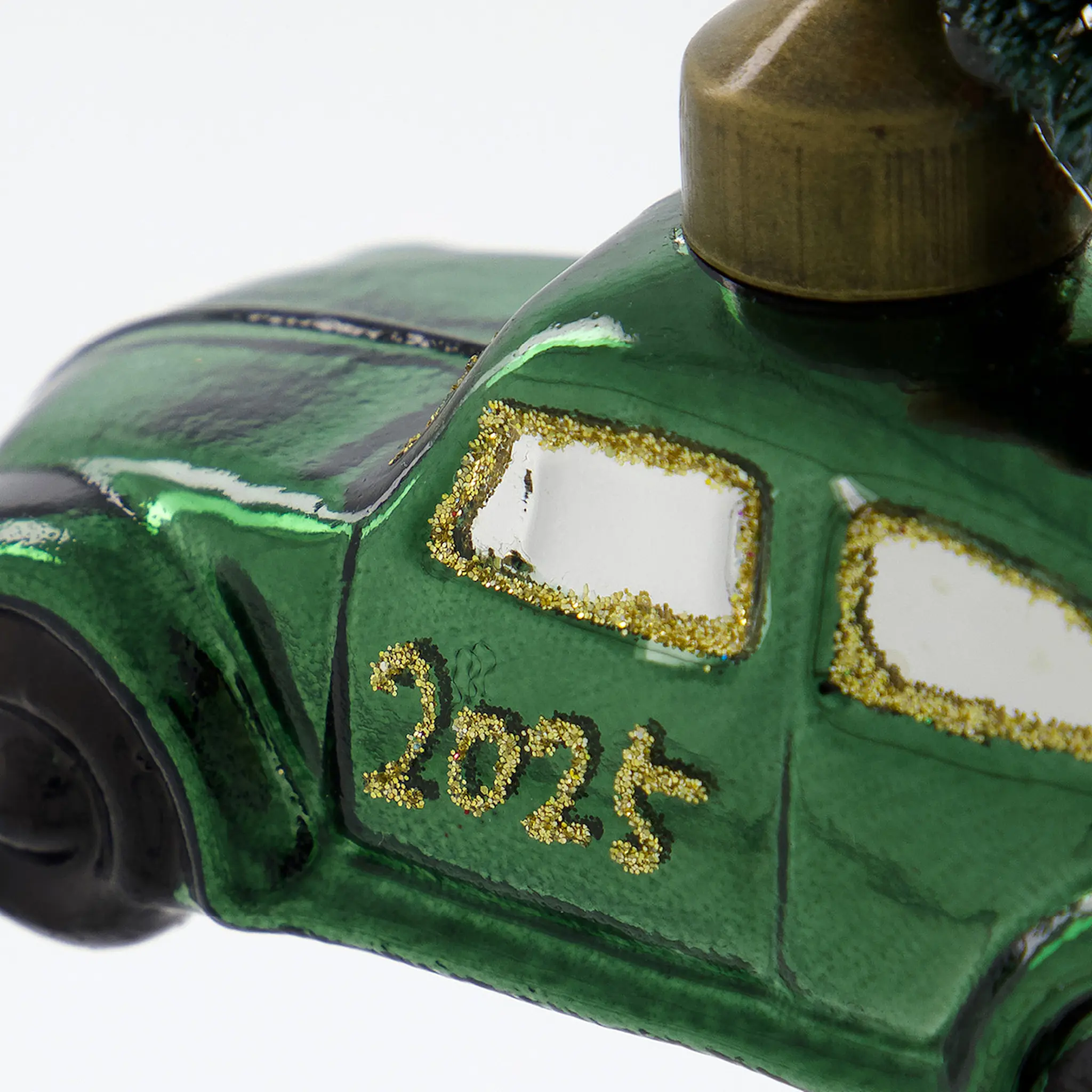 House Doctor Xmas Car 2025 julpynt bil hänge 10,5 cm grön/guld