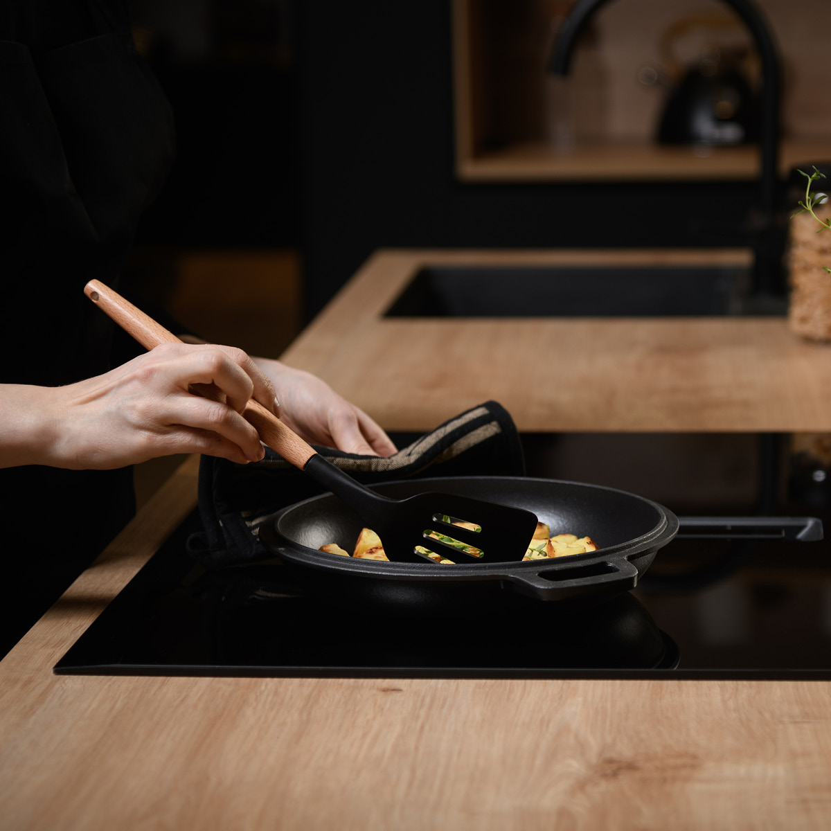 Maku Kitchen Life Köksredskapsset 7 delar svart/bok