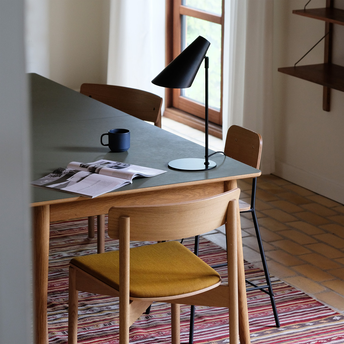 Dyberg Larsen Cale bordslampa 50 cm svart