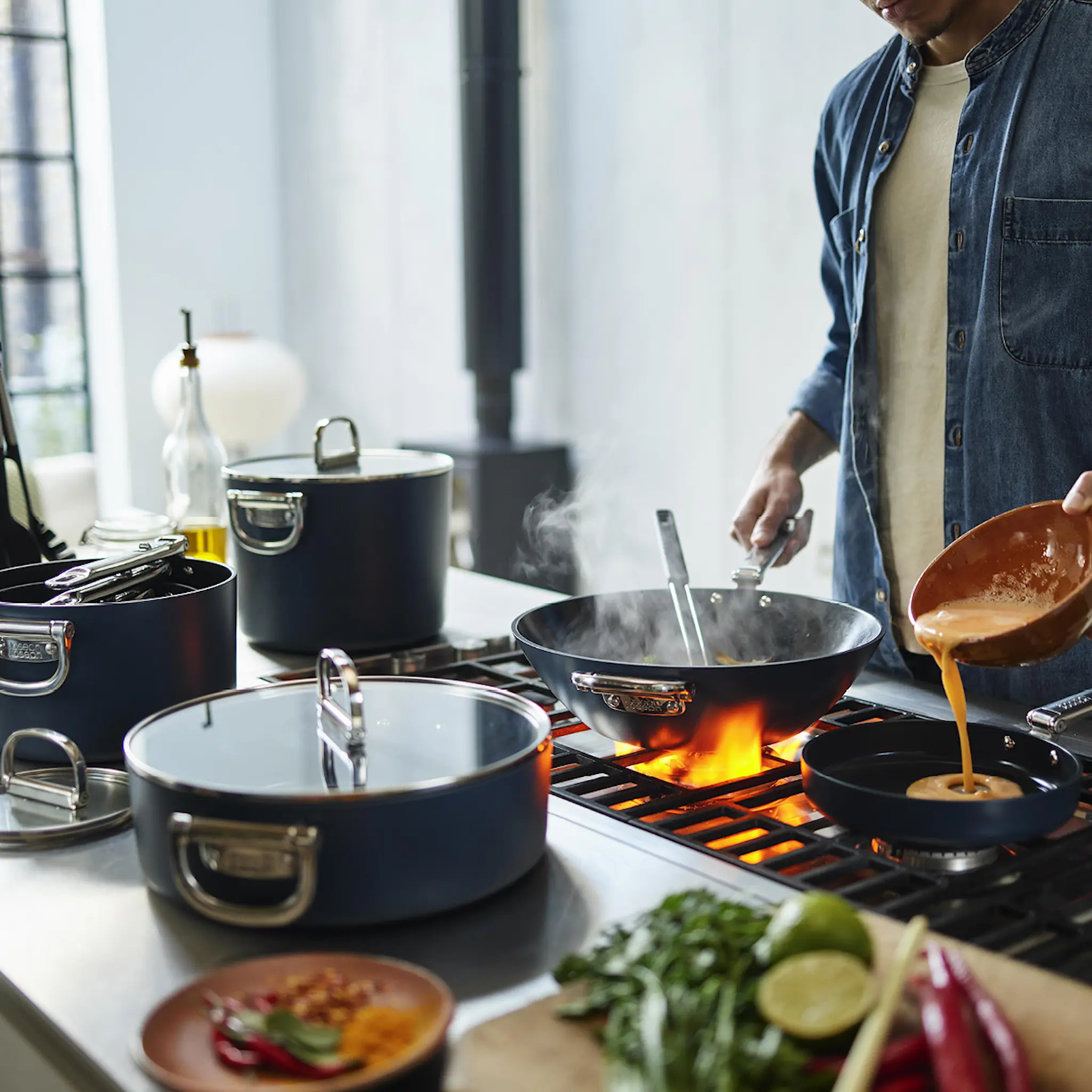 Joseph Joseph Space Wokkipannu 32 cm Midnight Blue