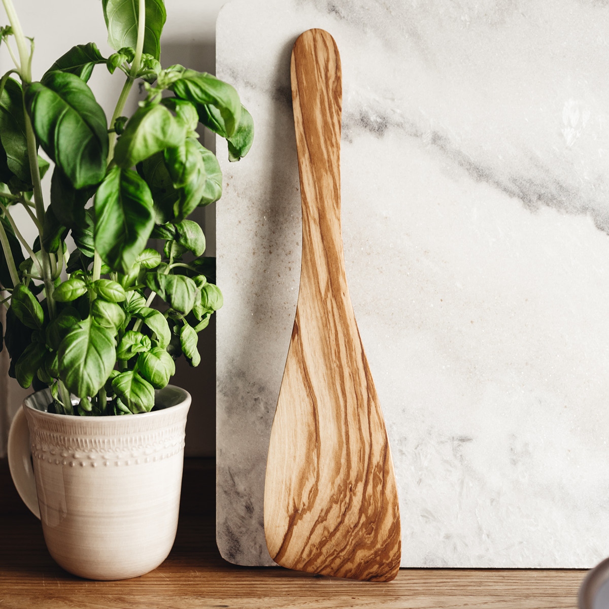 Heirol Stekspade bred 32 cm olivträ