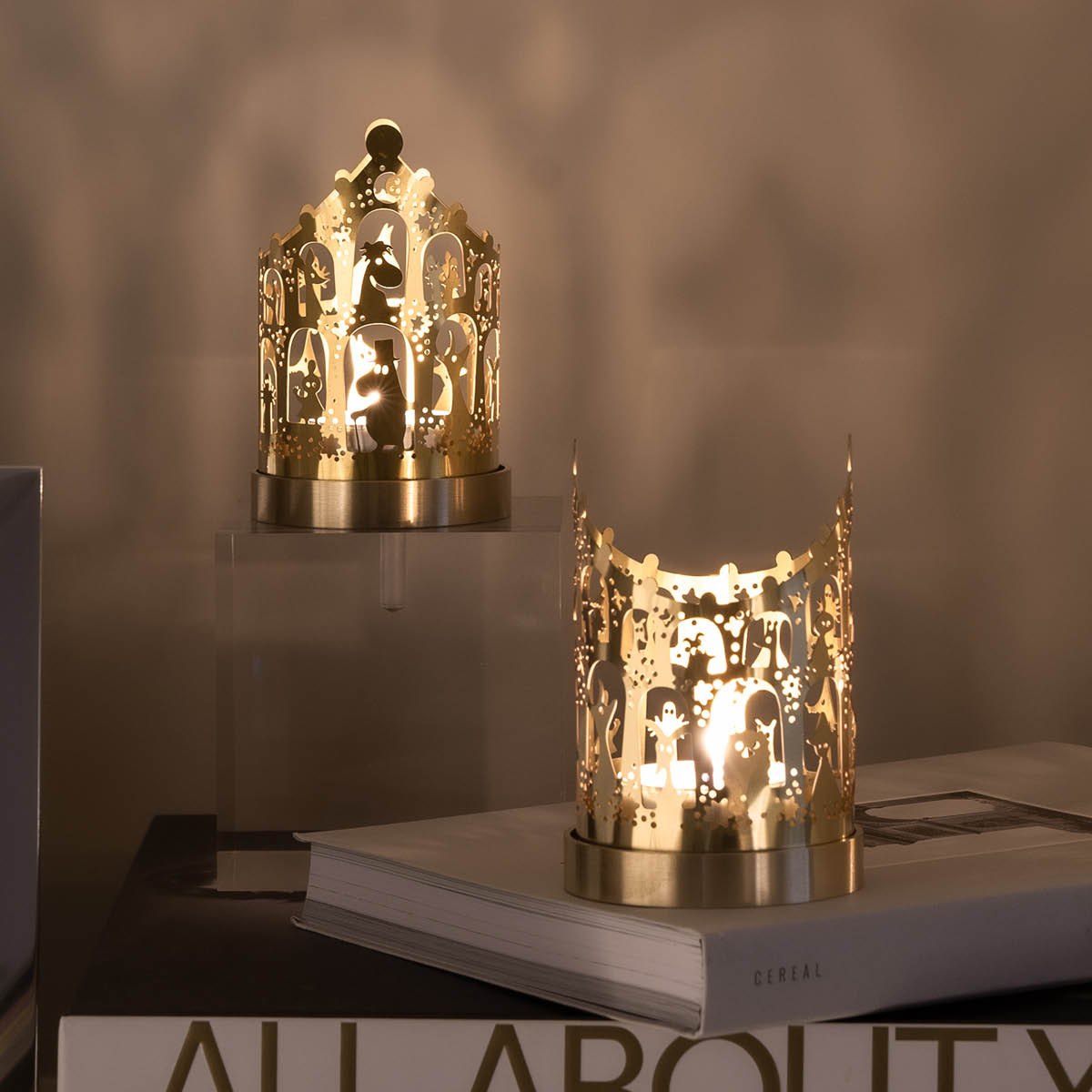 Skultuna Moomin x Skultuna ljuslykta Muminhuset 6x9 cm mässing