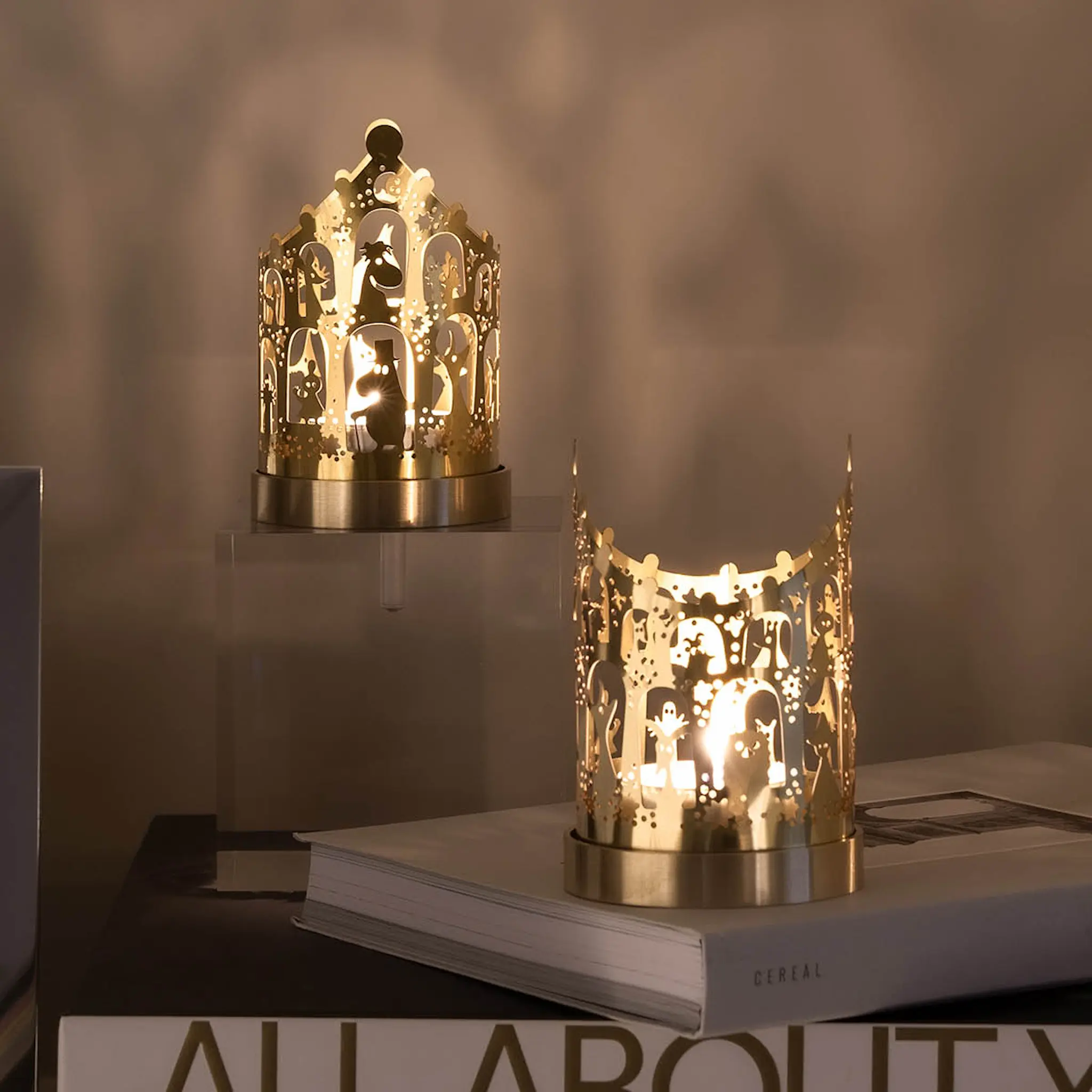 Skultuna Moomin x Skultuna ljuslykta Muminhuset 6x9 cm mässing