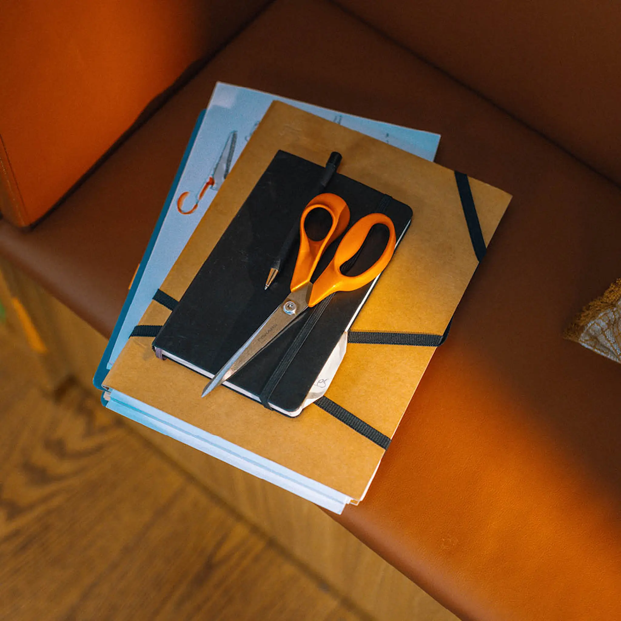 Fiskars Classic universalsax 21 cm orange/stål