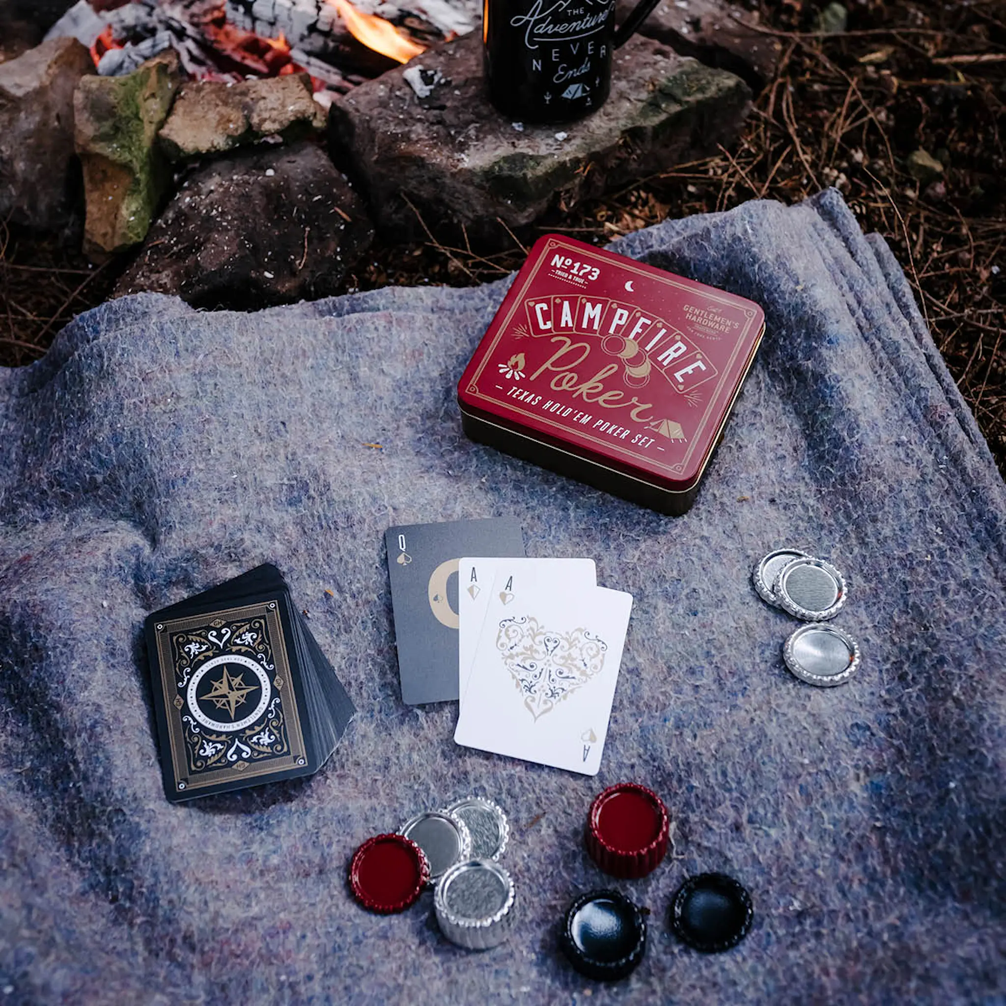 Gentlemen's Hardware Campfire pokerset i etui röd