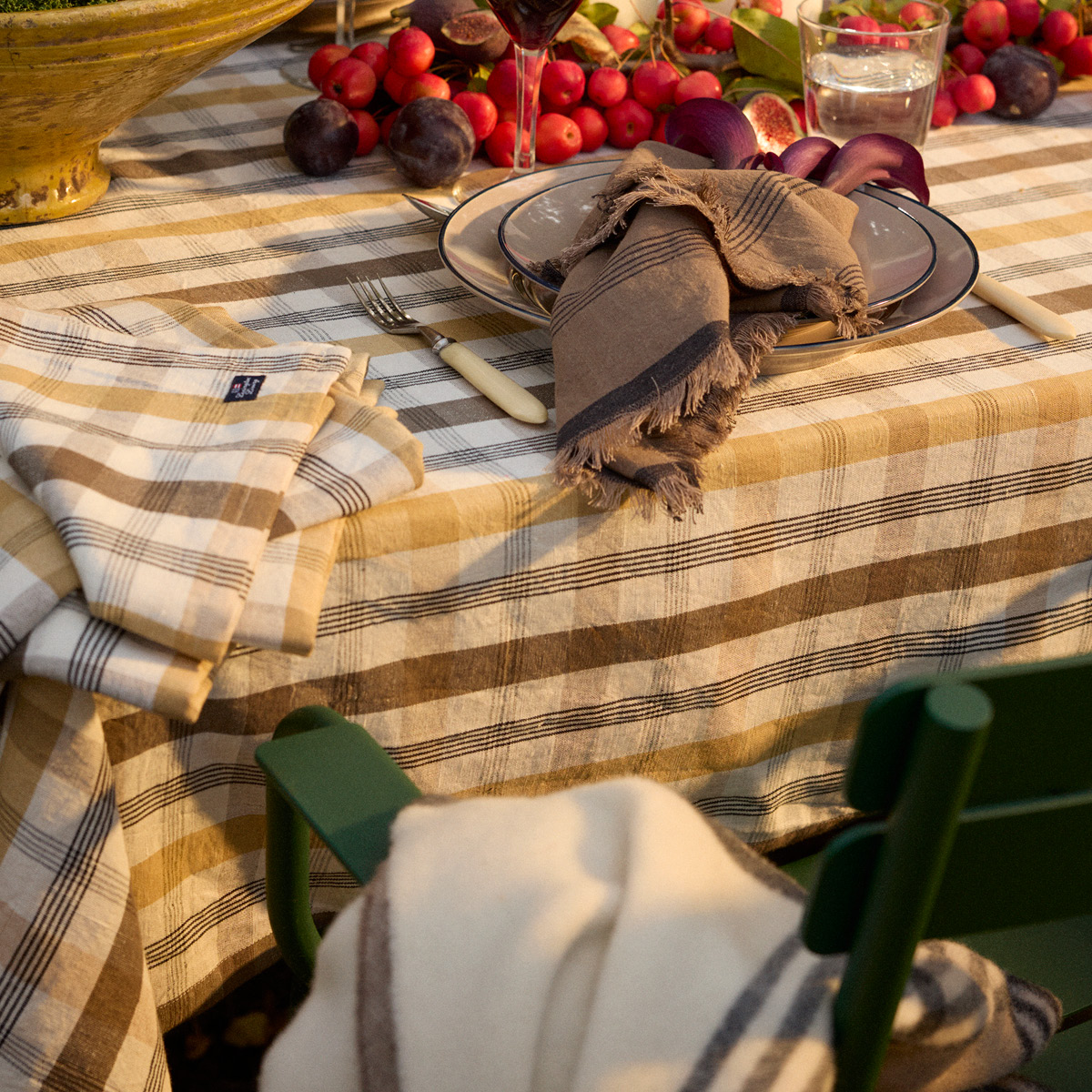 Lexington Randig tygservett med fransar 50x50 cm brun/svart