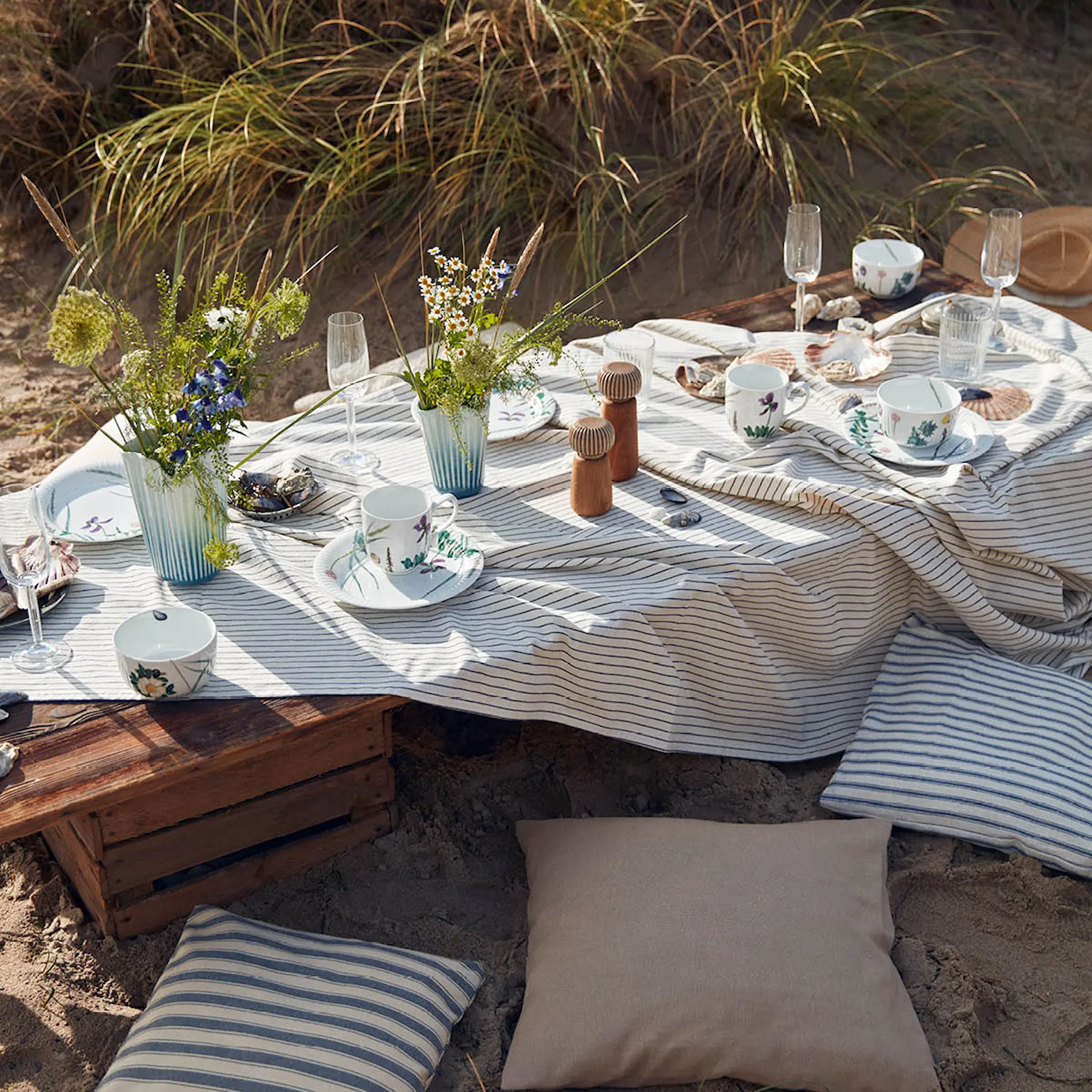 Kähler Hammershøi Summer Lautanen 22 cm Coastal flower