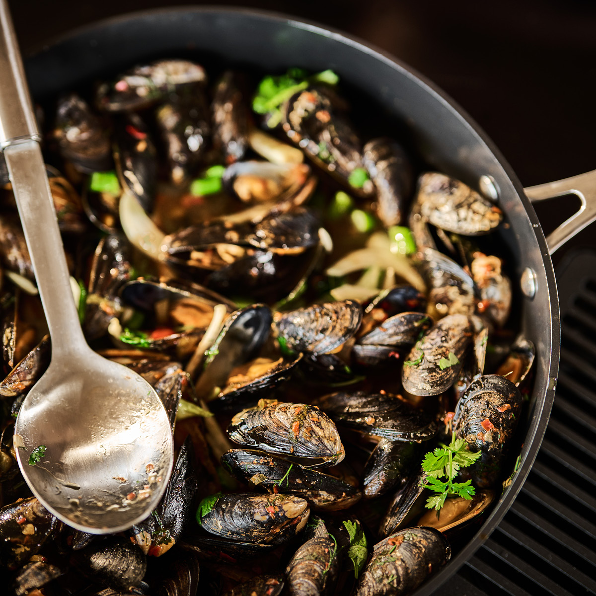 Modern House Black Line Paistokasari 30 cm