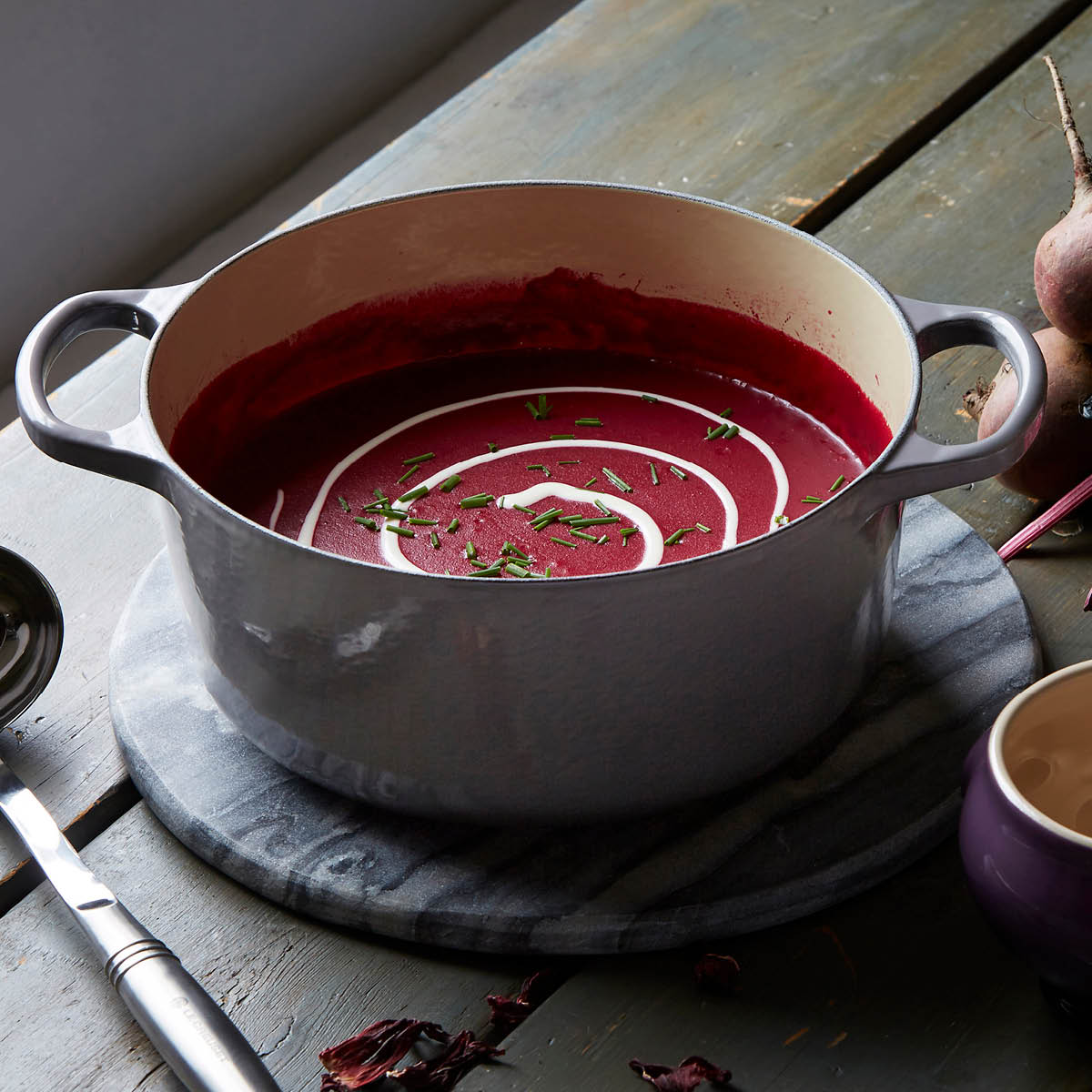 Le Creuset Signature Valurautapata pyöreä 24 cm 4,2 L Flint