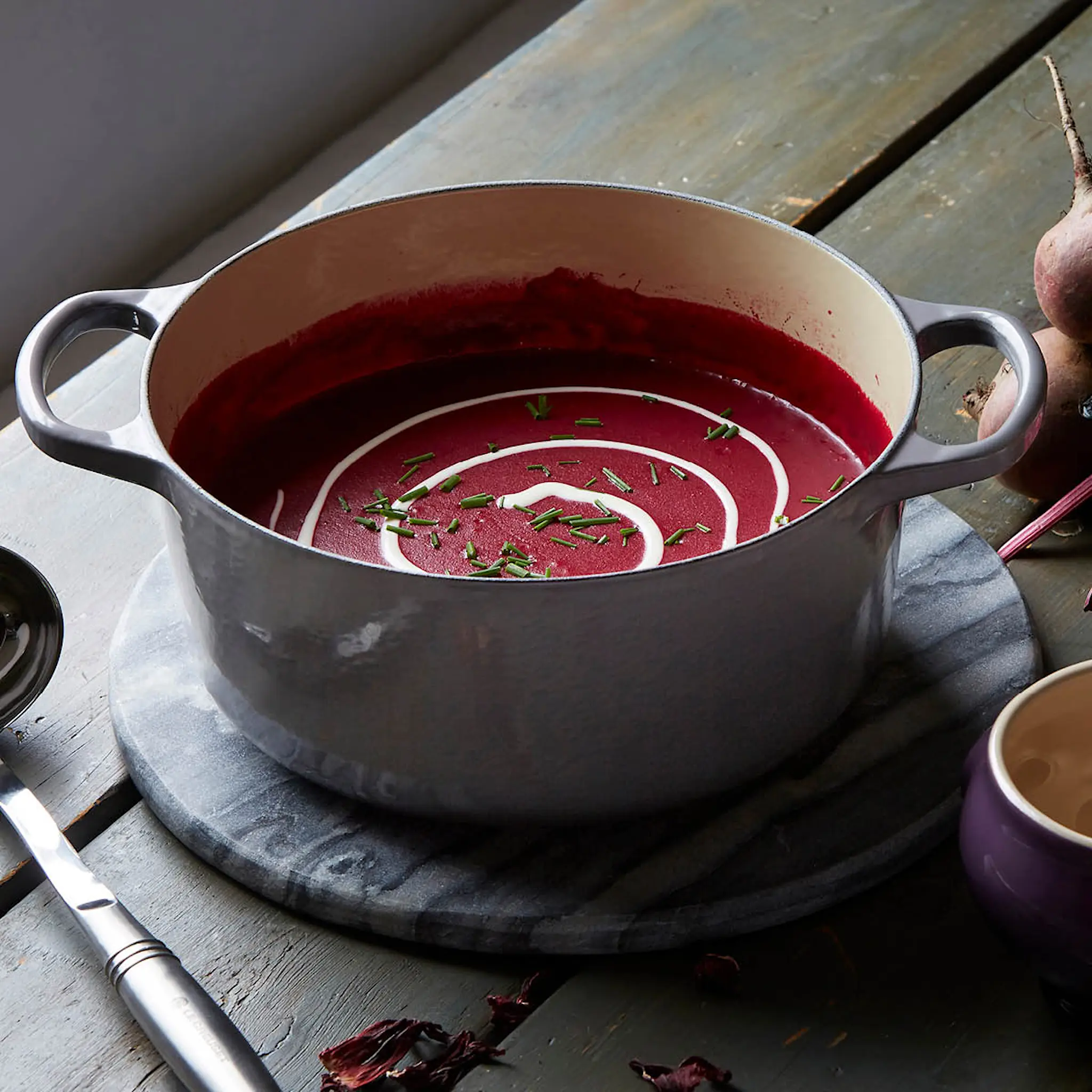 Le Creuset Signature Valurautapata pyöreä 24 cm 4,2 L Flint