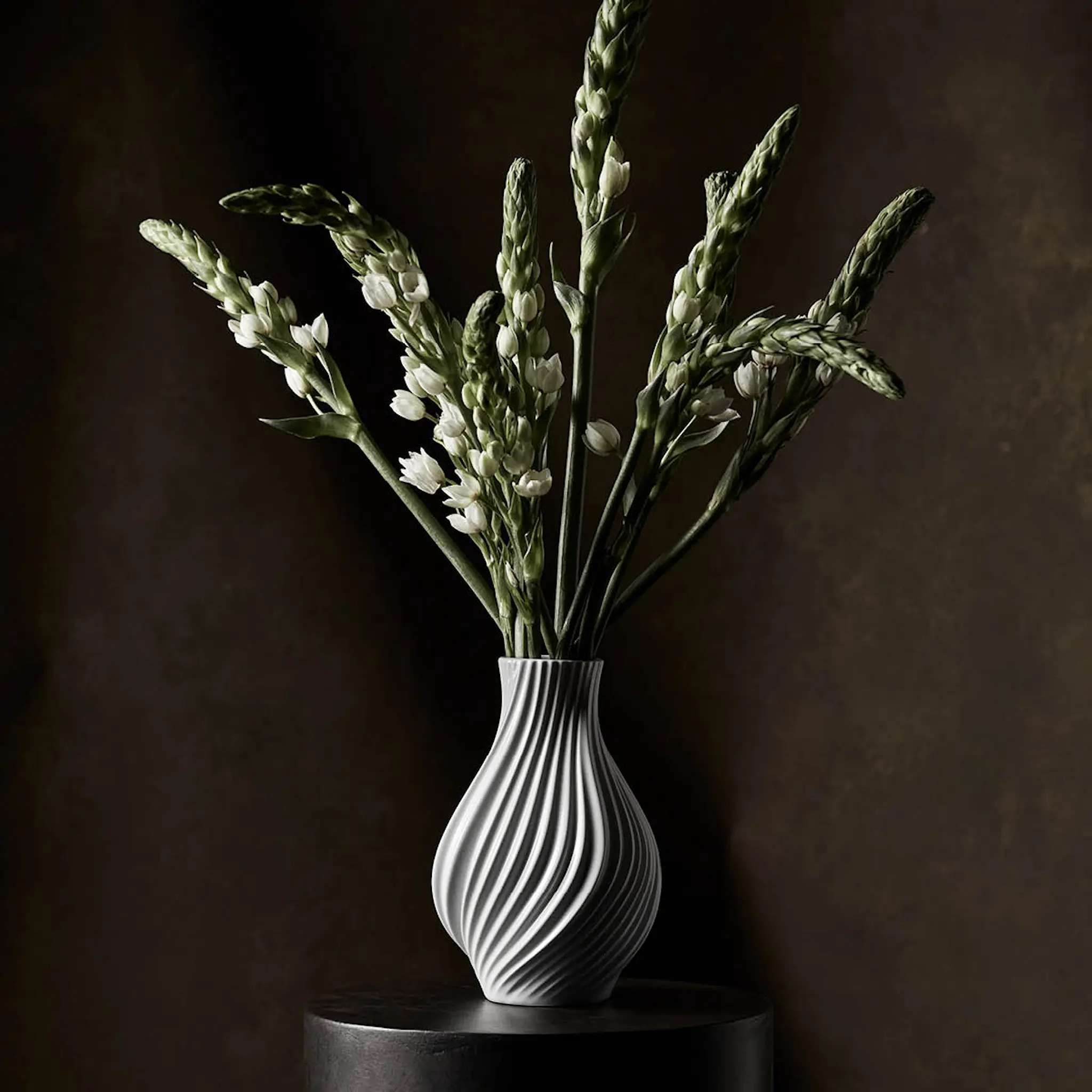 Lyngby Porcelæn Twist vas 18 cm vit