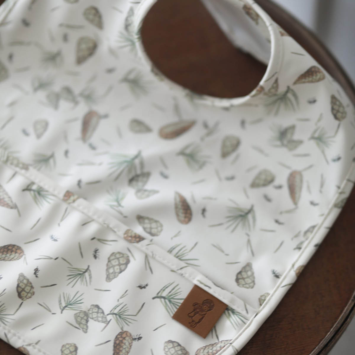 Rätt Start Elsa Beskow haklapp Tomtebobarnen