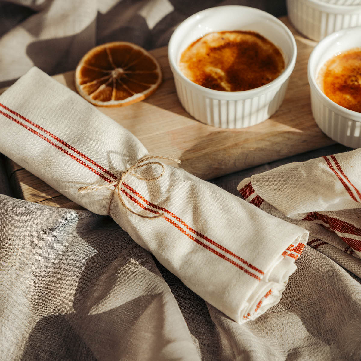 Stiernholm Elsa tygservetter 45x45 cm 2-pack natur/röd