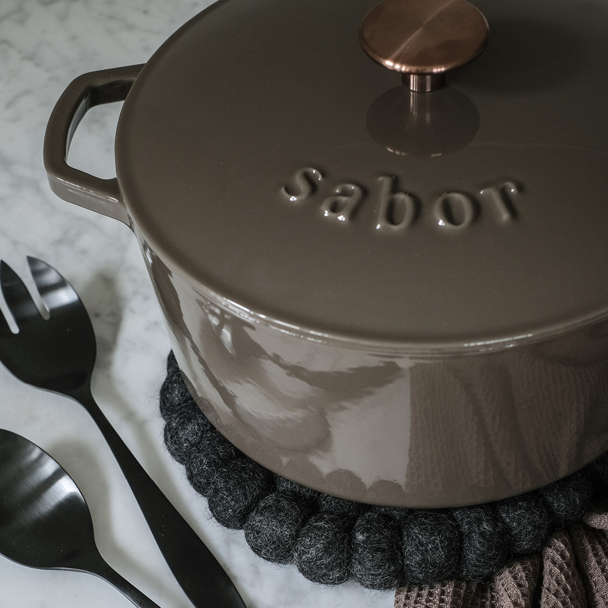 Sabor Gjutjärnsgryta 24 cm 4,4 L mahogny