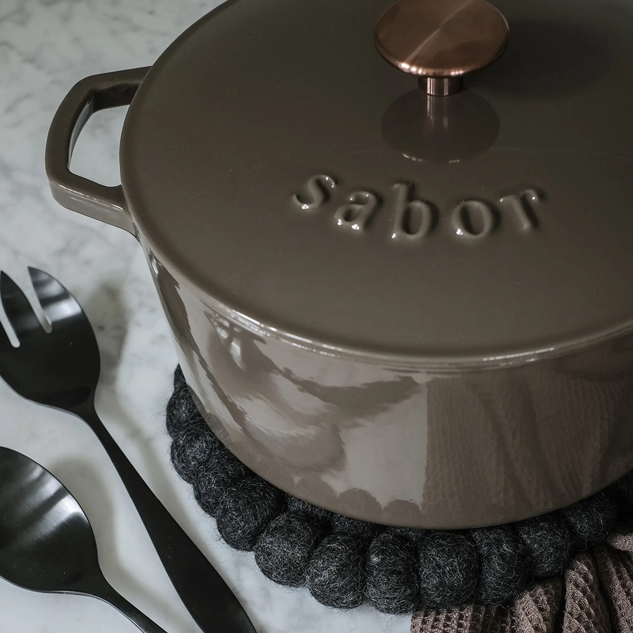 Sabor Gjutjärnsgryta 24 cm 4,4 L mahogny