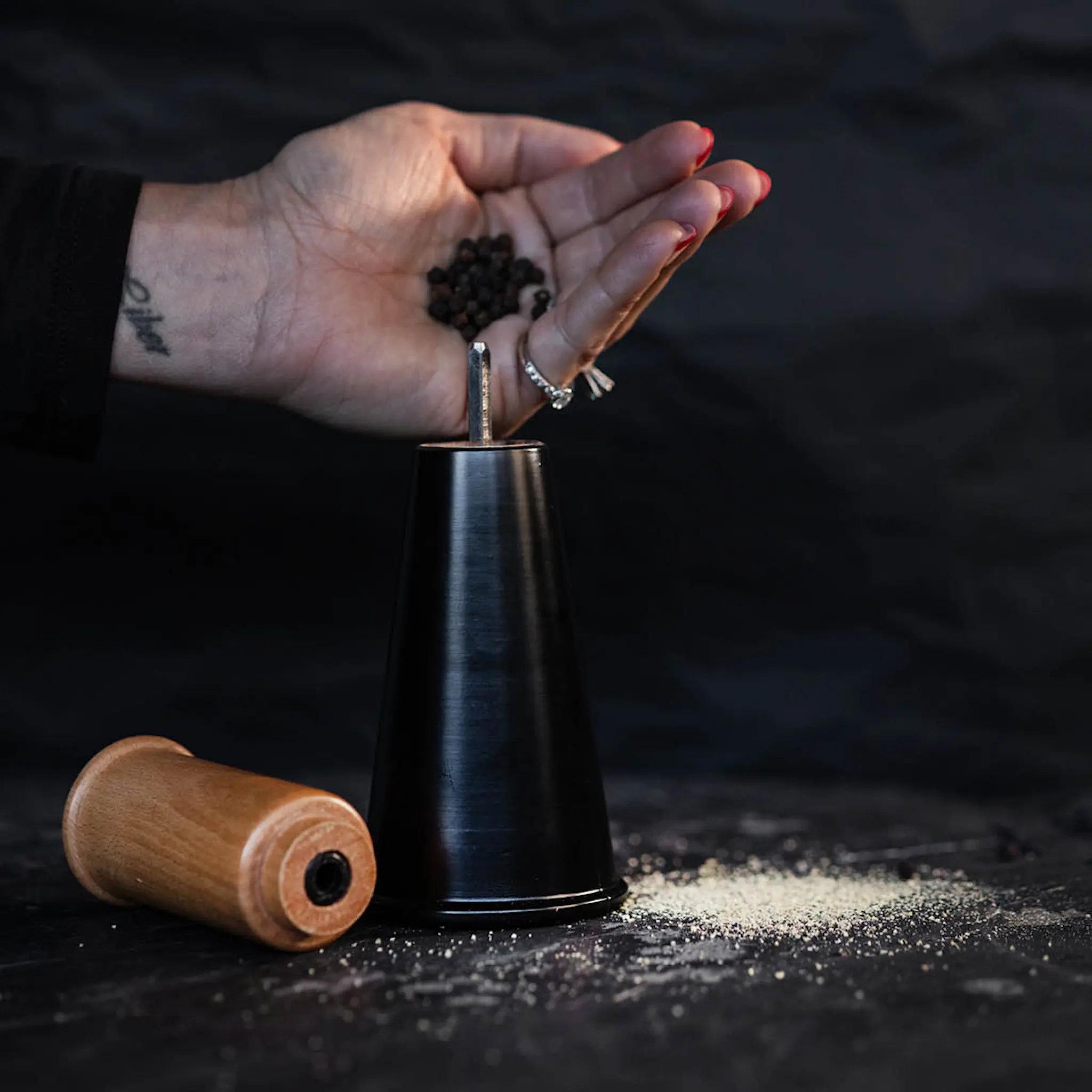 Sagaform Gurken salt- og pepperkvern 20,5 cm svart/brun