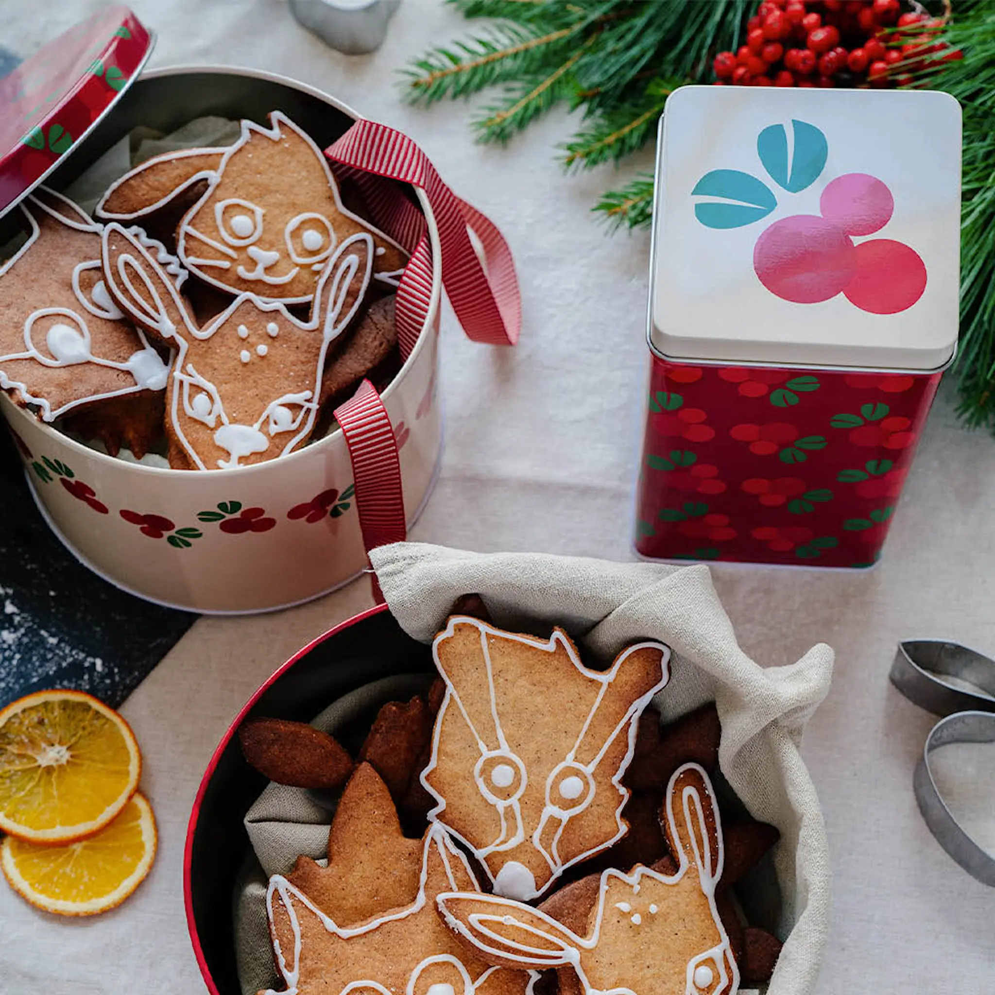 Blafre Puolukka Peltipurkki korkea 10x10x16 cm Punainen