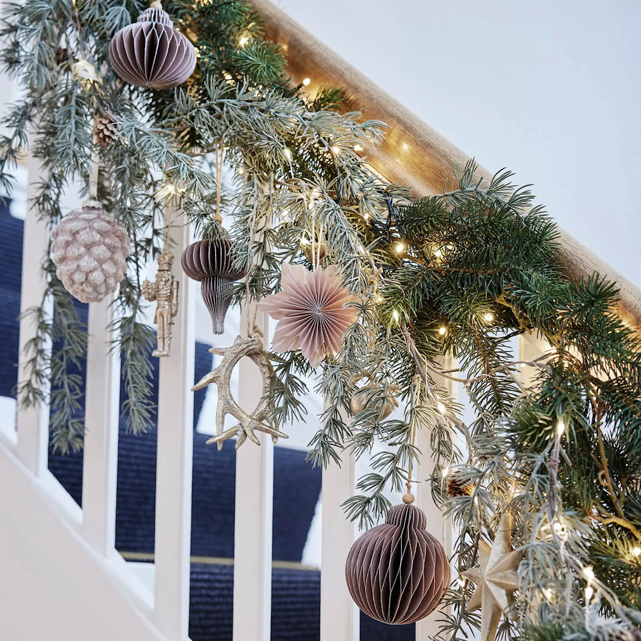 Lene Bjerre Cedille Kyönnös LED-valoilla 153 cm Vihreä