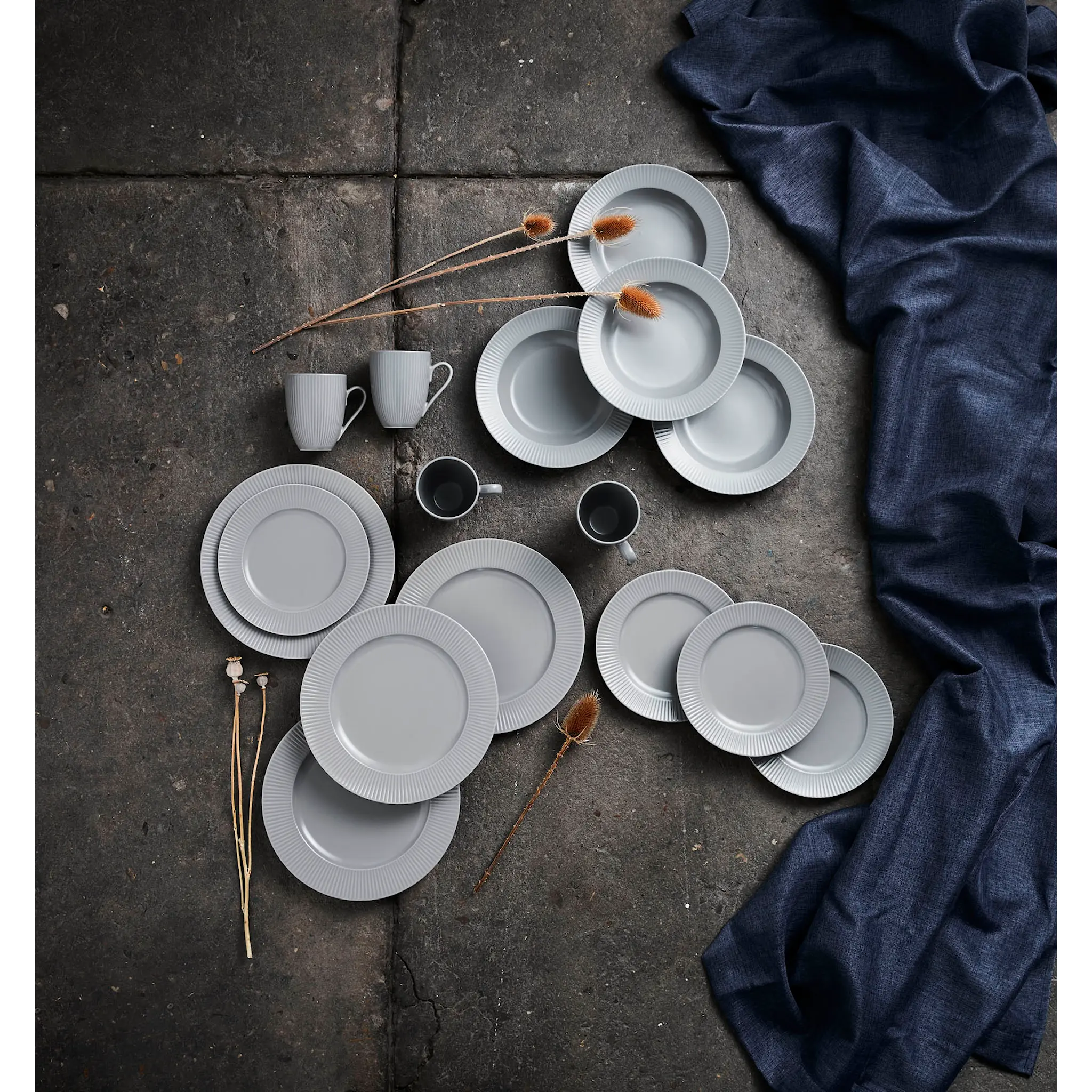 Aida Groovy Lautanen 27 cm Harmaa