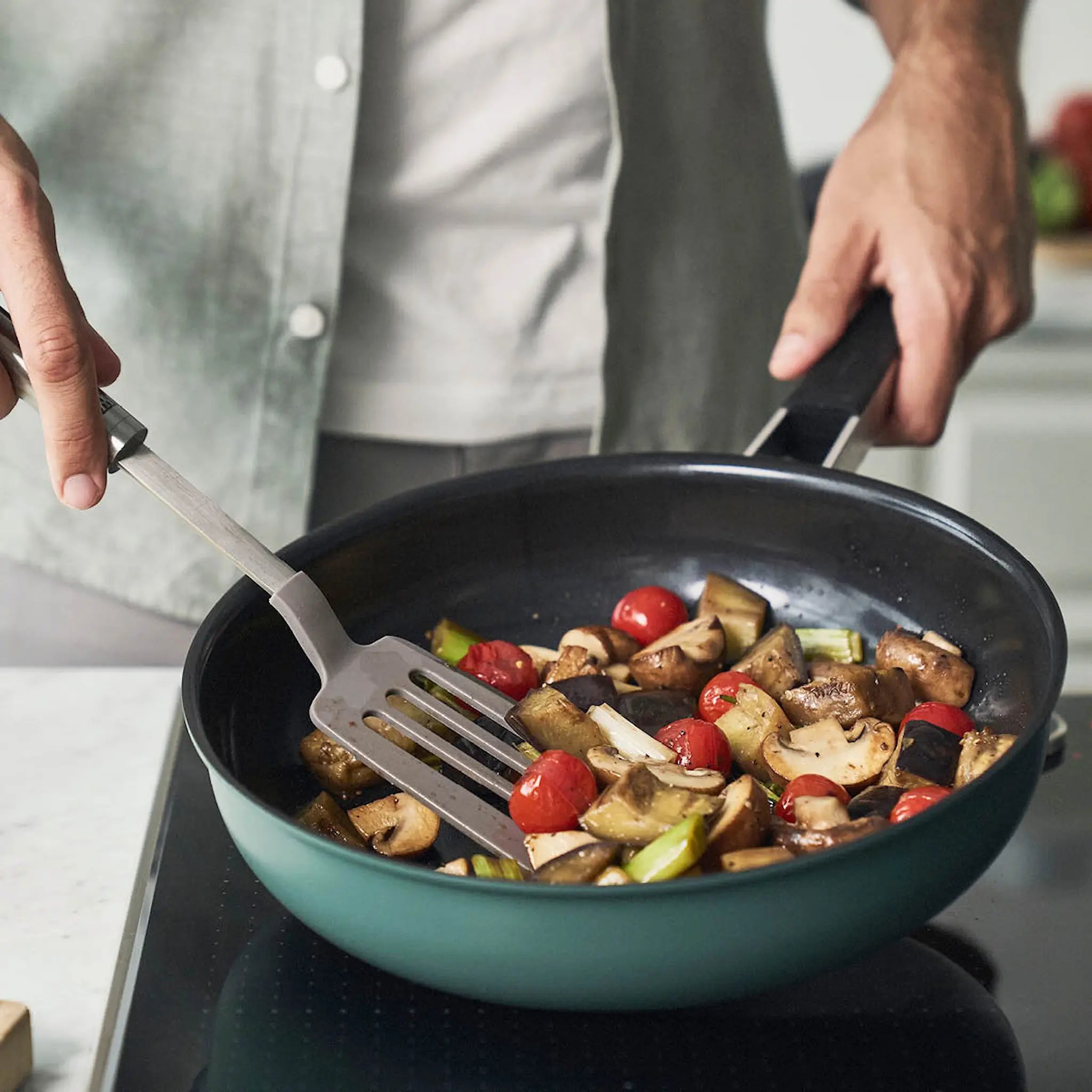 Zwilling Pure stekpanna 24 cm keramisk beläggning grön