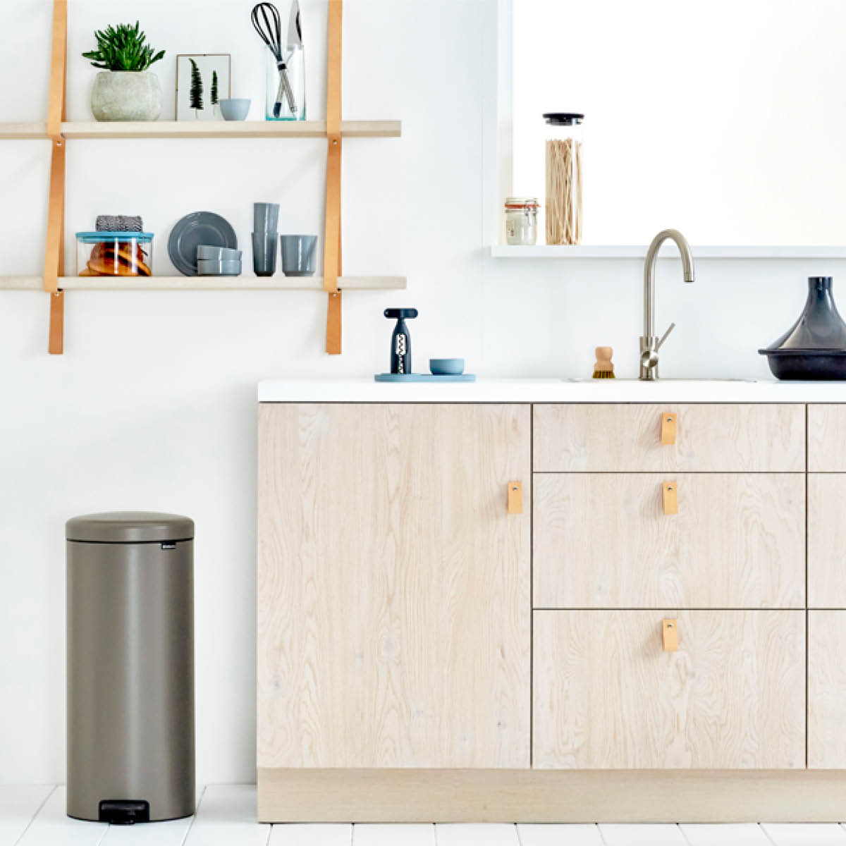 Brabantia NewIcon pedalhink 30 L platinum