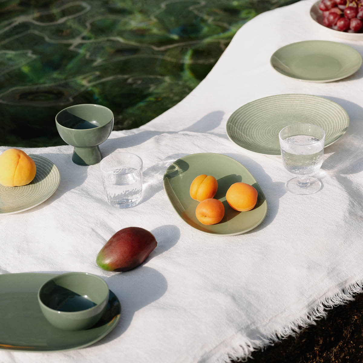 Arabia 24h oval tallerken 18x28 cm salviegrønn