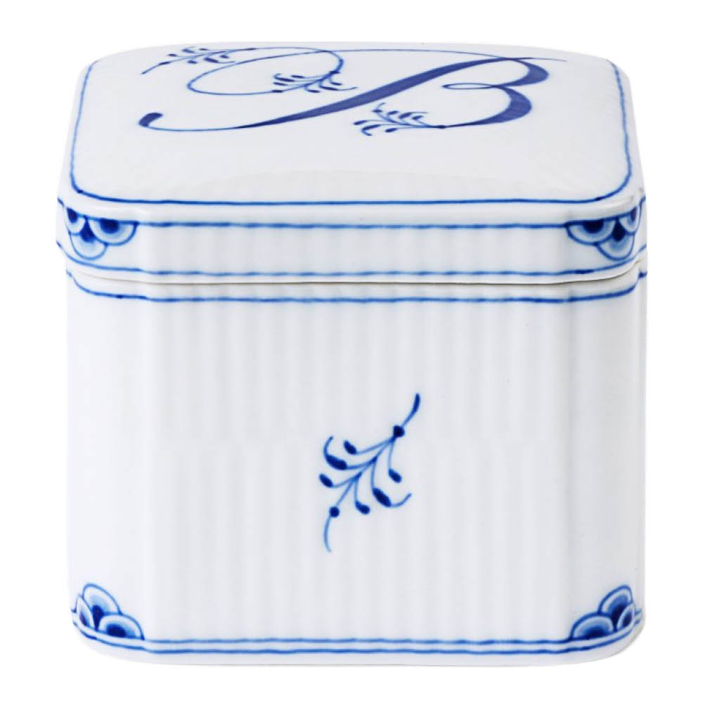 Royal Copenhagen Alphabet Collection firkantet bonbonniere B 13 cl blå/hvit