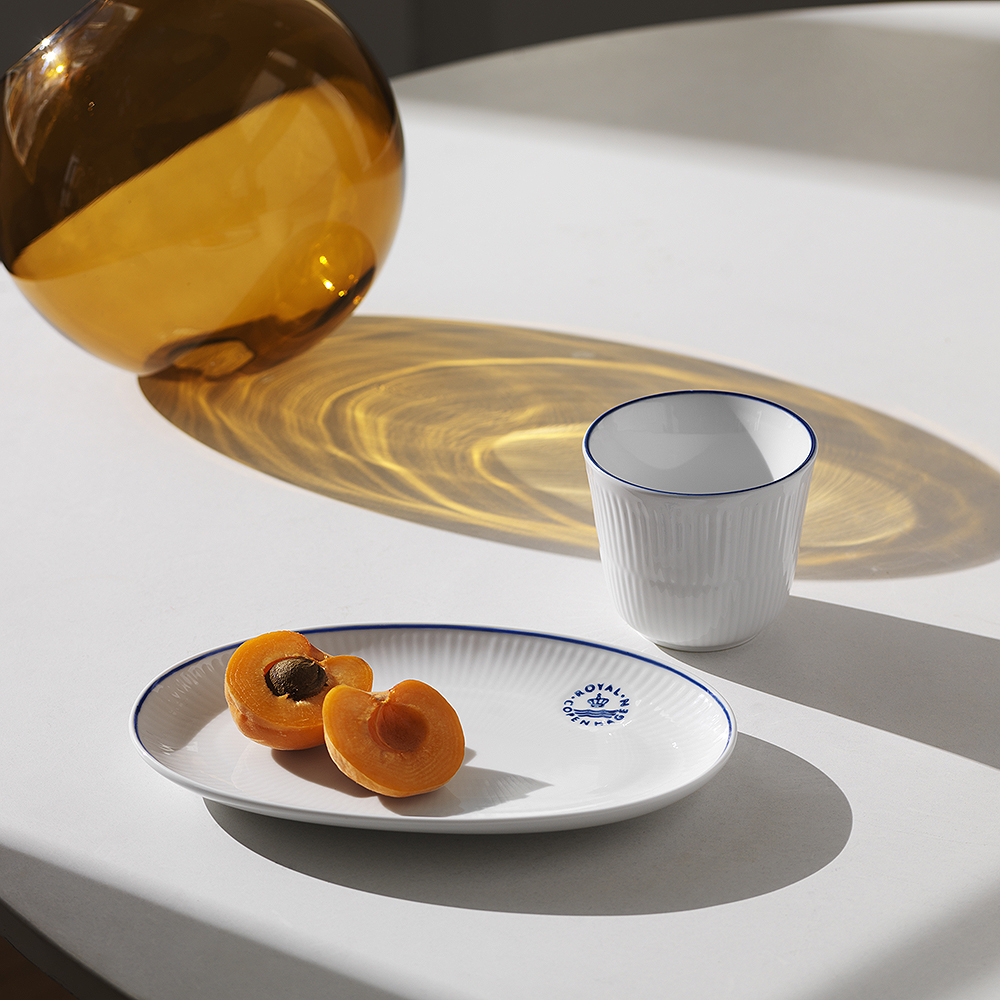 Royal Copenhagen Blueline oval asjett 23,5 cm