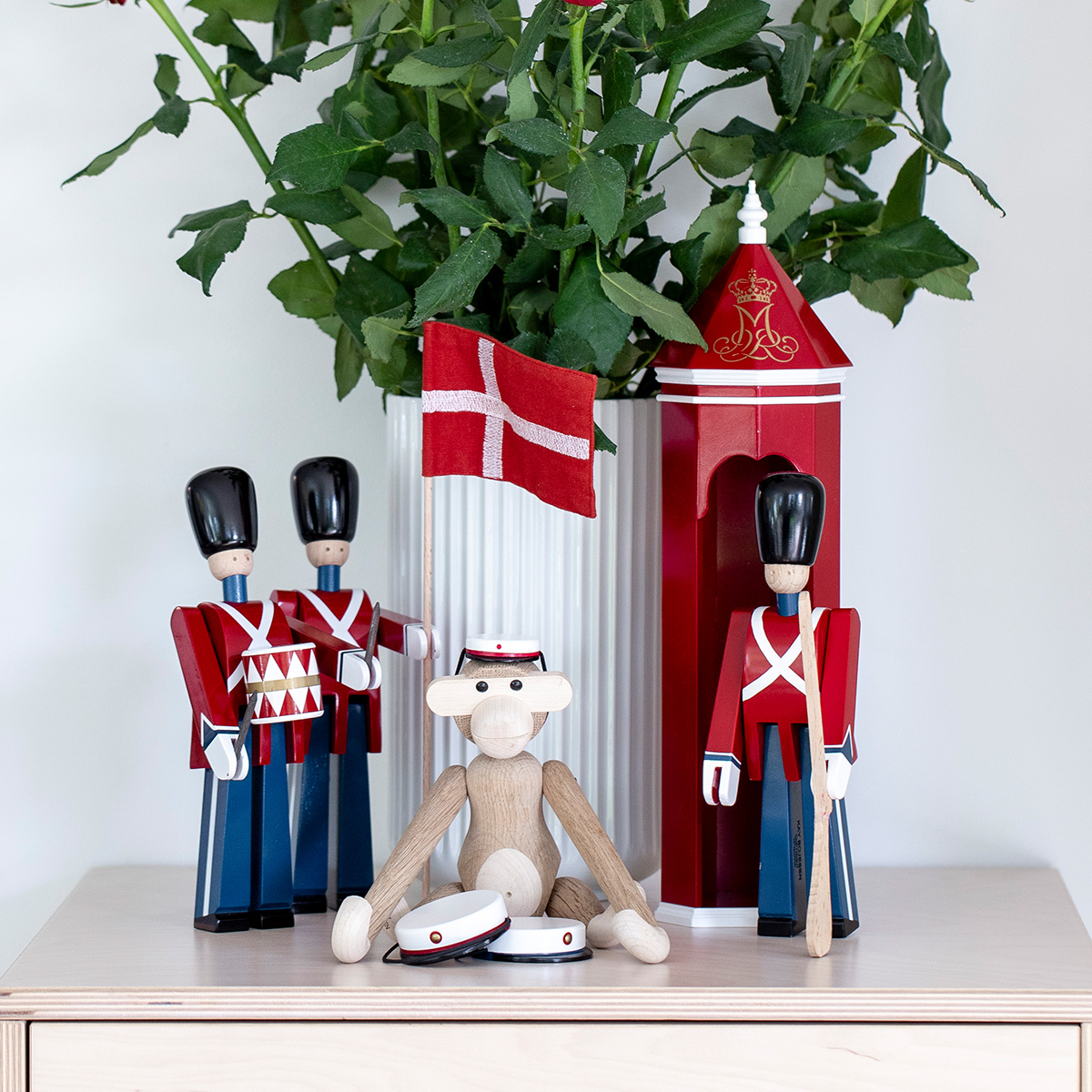 Kay Bojesen Denmark Figurer Trumslagare 22,5 cm Röd/Blå/Vit