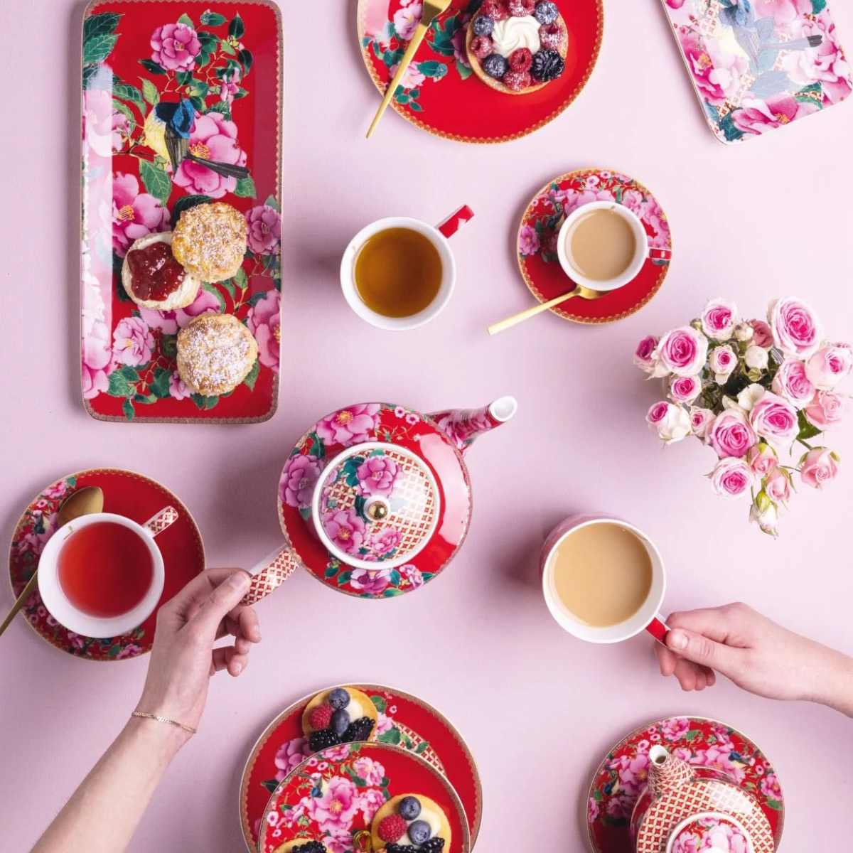 Maxwell & Williams Silk Road tekanna 1 L röd