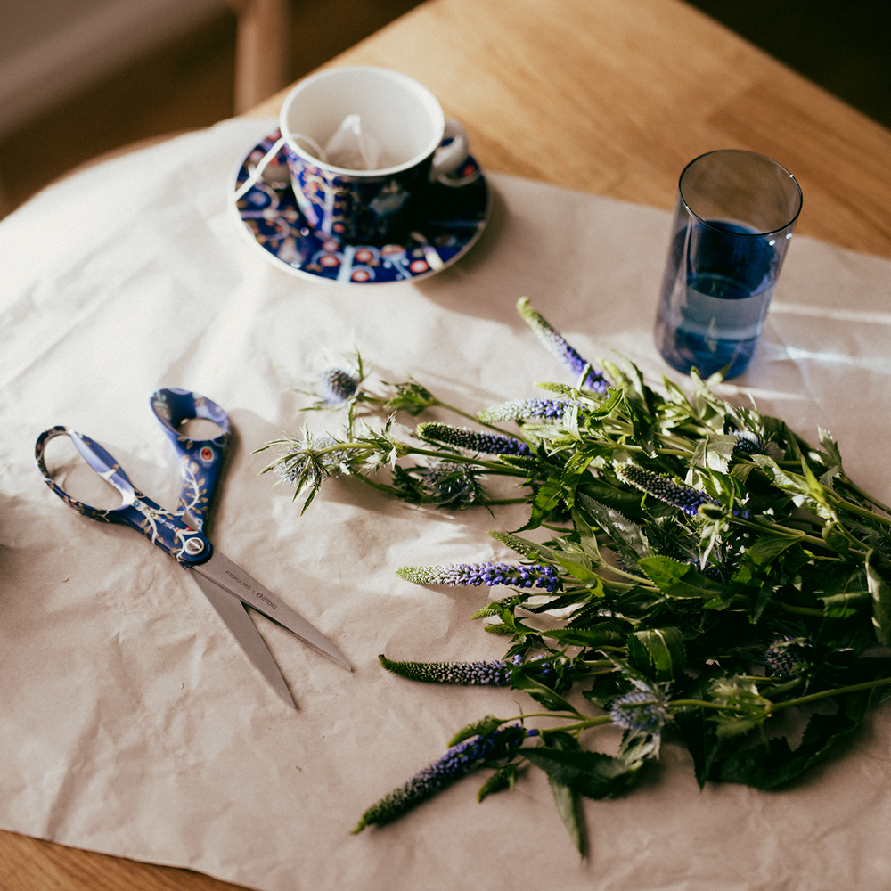 Fiskars FXI universalsaks 21 cm Taika blå