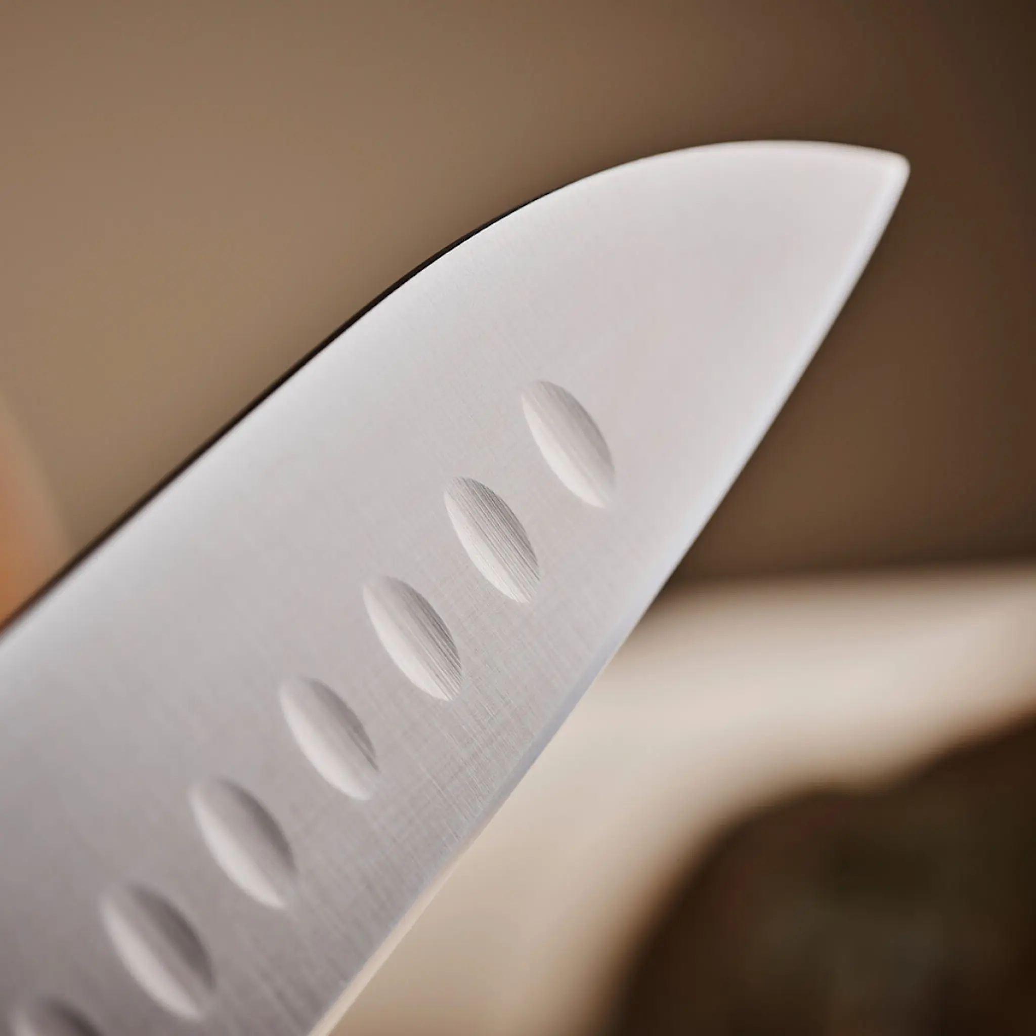 Sekiryu Master santokukniv med luftfickor 18 cm svart