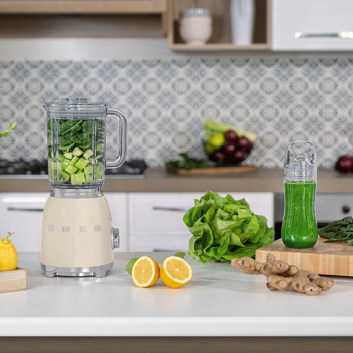 Smeg Blender BLF03 1,5L krem