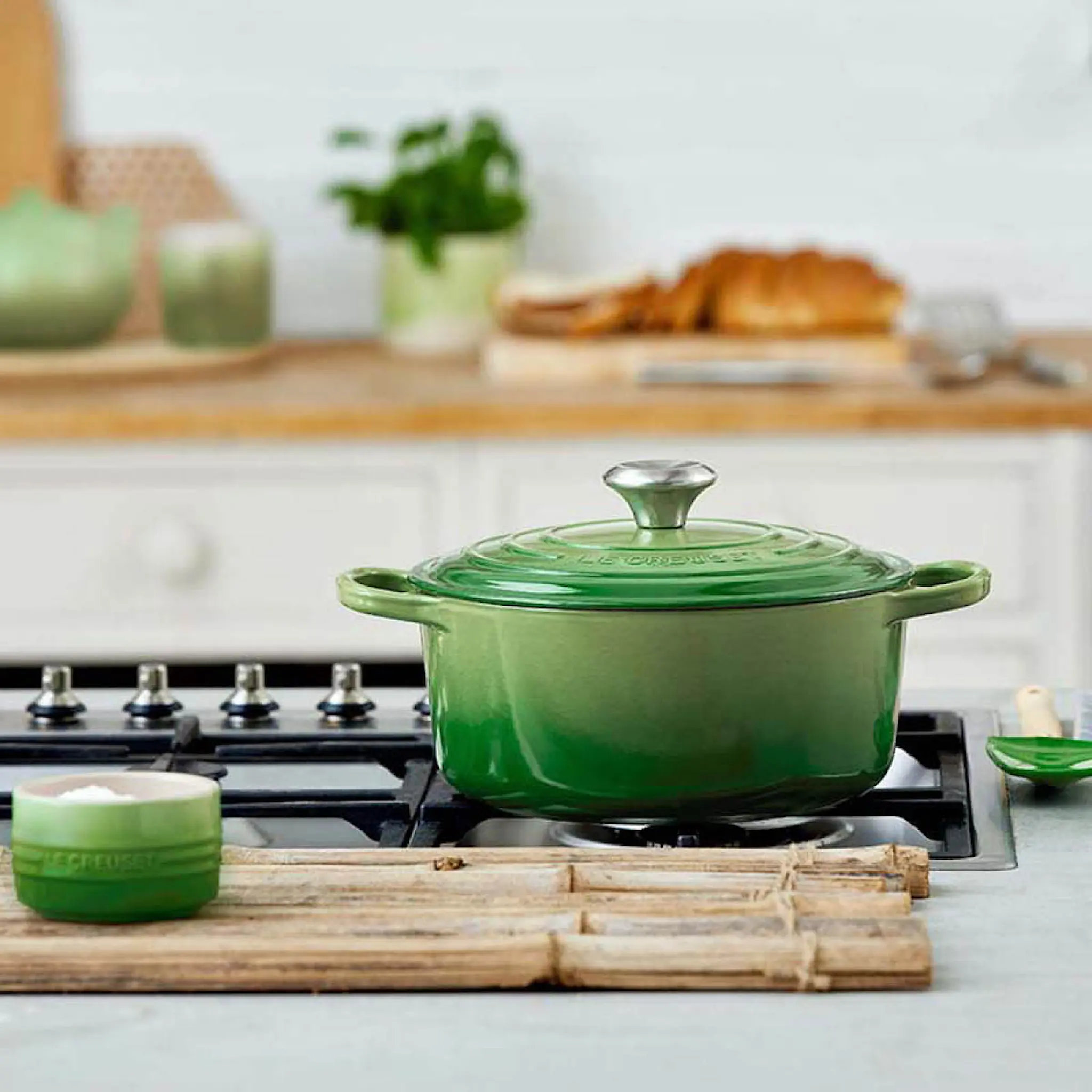 Le Creuset Signature Gjutjärnsgryta rund 24 cm 4,2 L bamboo green