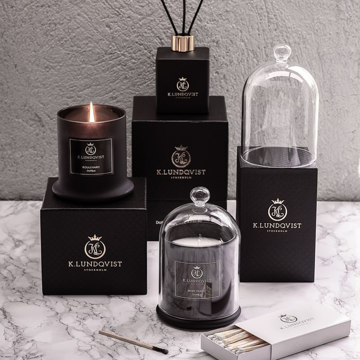 K. Lundqvist Stockholm Doftljus med glaskupa casa violeta