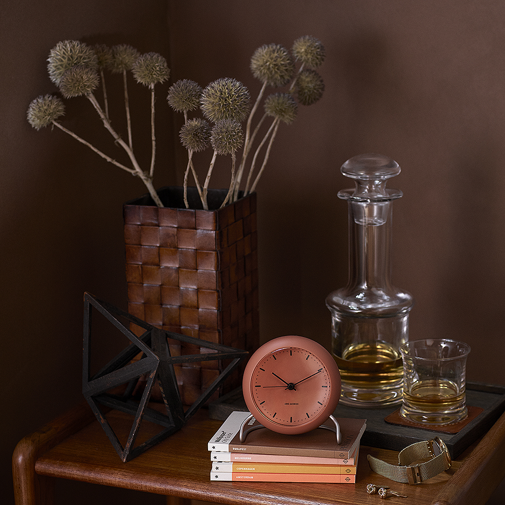 Arne Jacobsen City Hall Pöytäkello 11 cm Oranssi