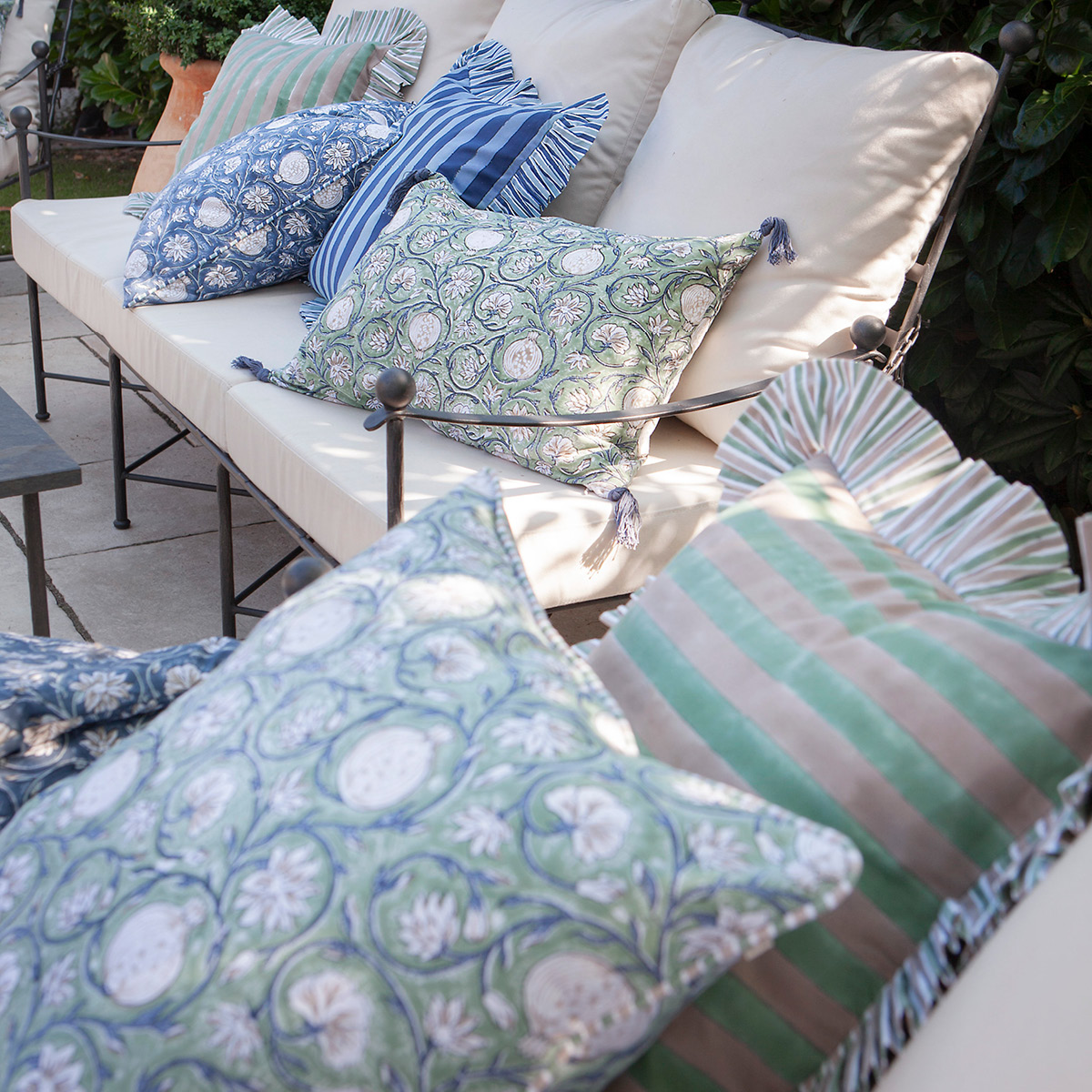 Chamois Tangier Pomegranate Tyynynpäällinen 50x50 cm Blue