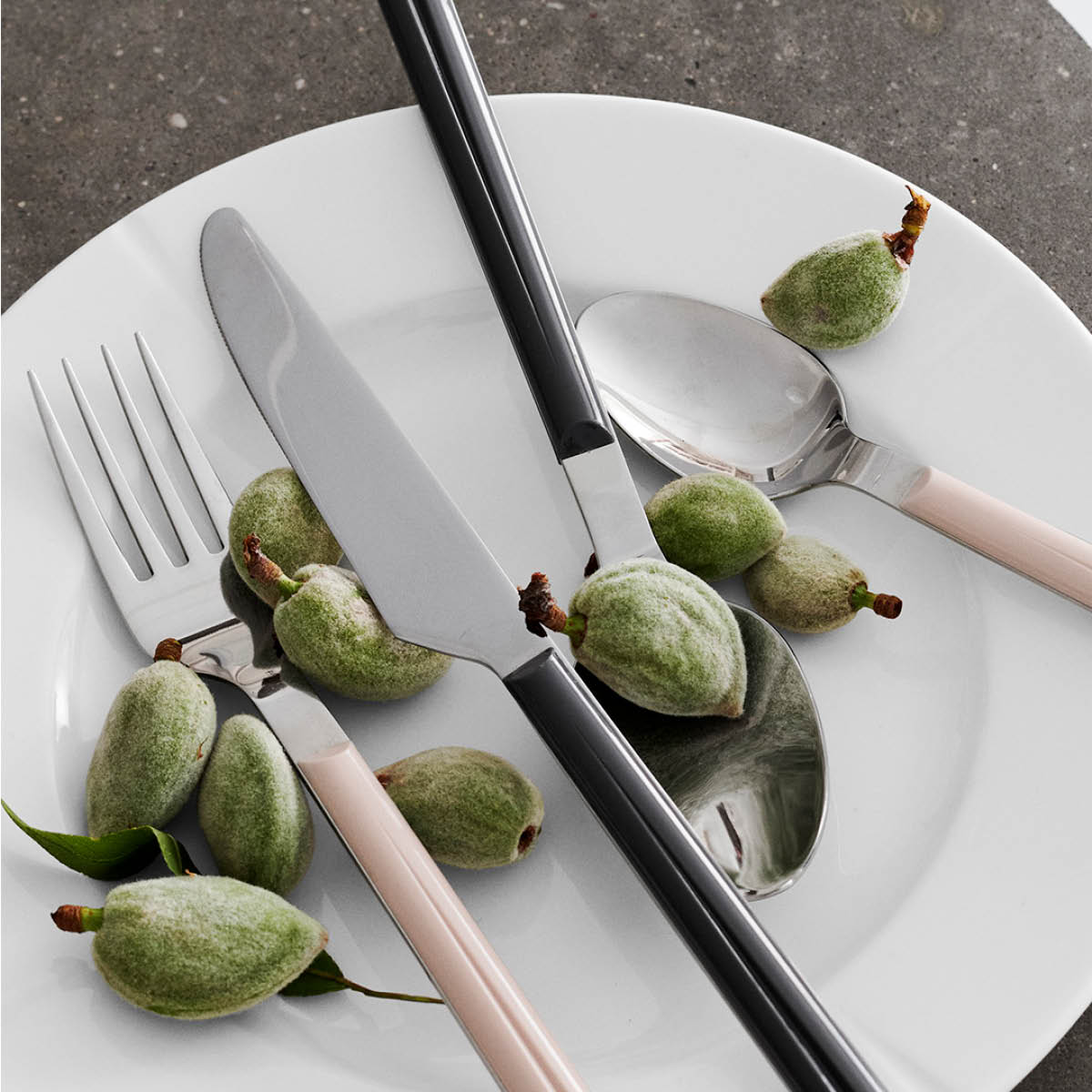 Rosendahl Grand Cru Bistro Aterimet 16 osaa Ash Grey