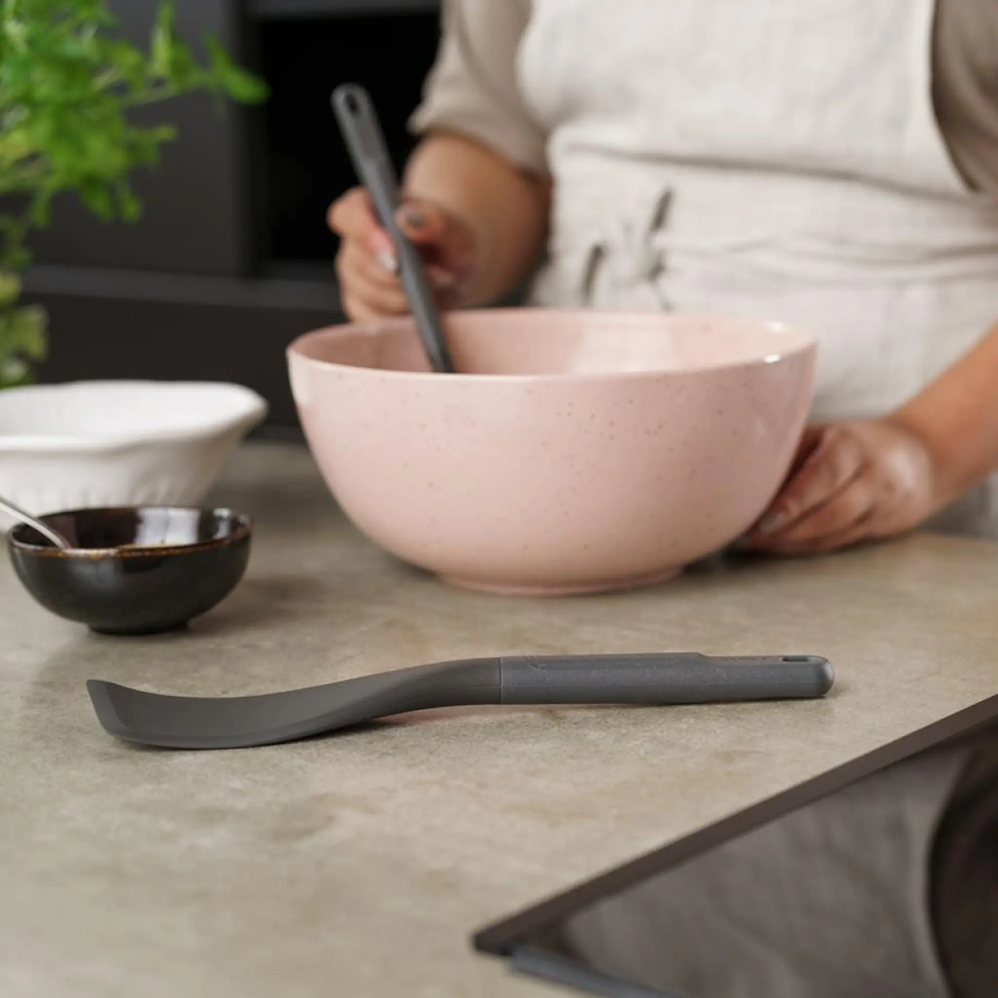 Zyliss Stekspade 30 cm Grå