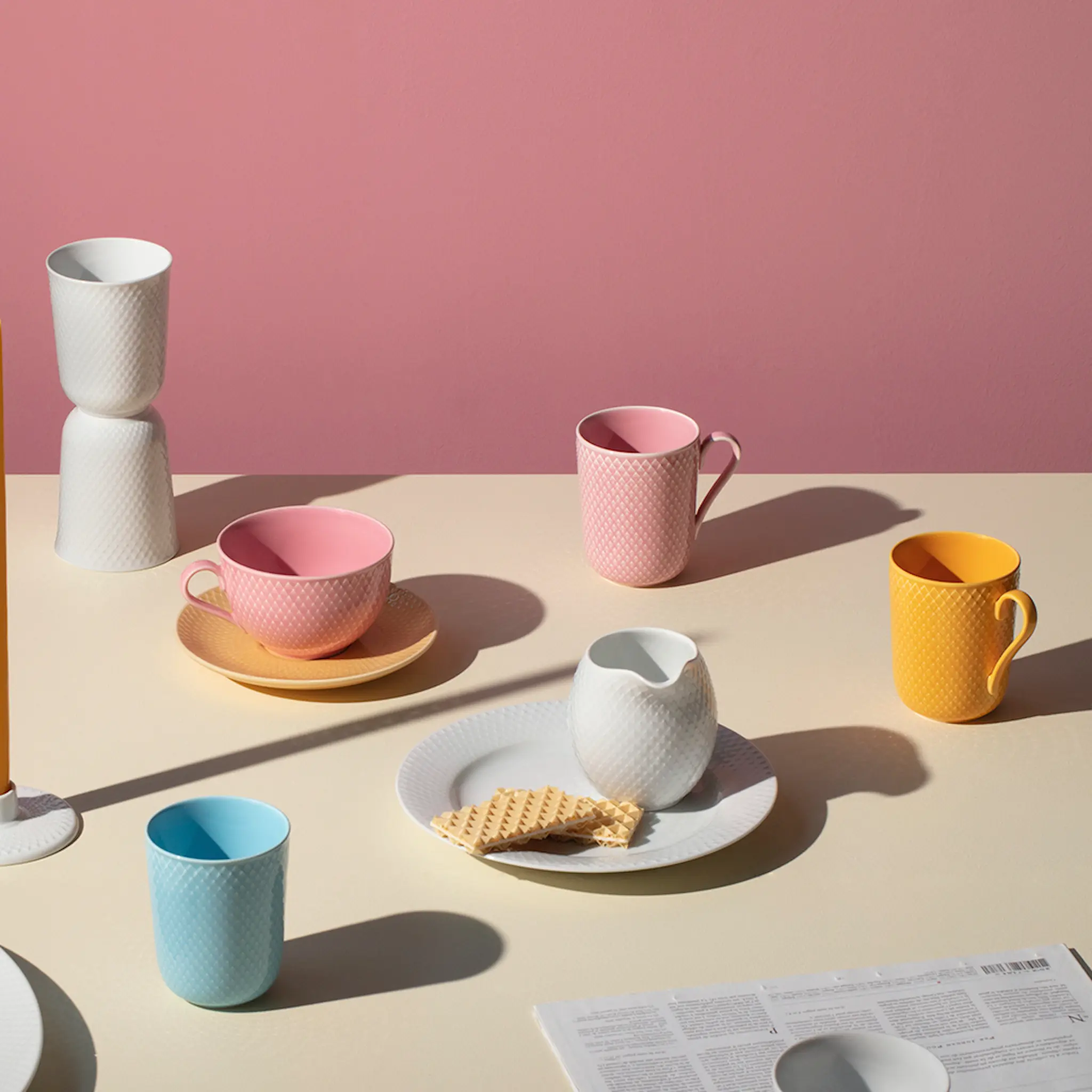 Lyngby Porcelæn Rhombe Color Muki korvalla 33 cl Roosa