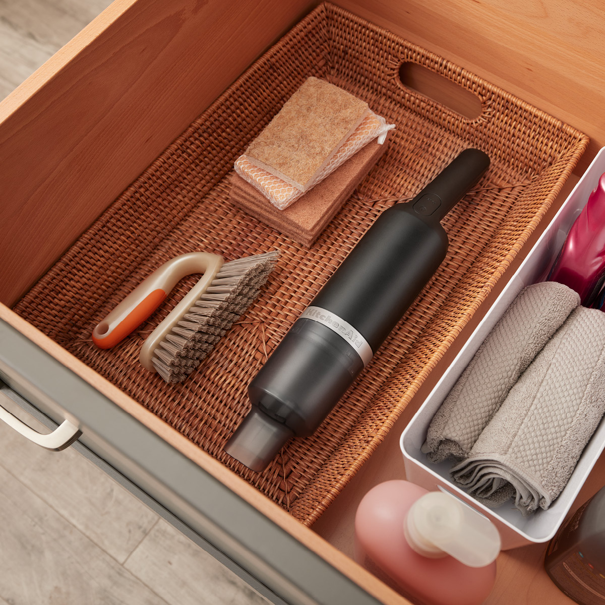 KitchenAid Go Cordless håndstøvsuger 5KKVR100BM u/batteri matt svart